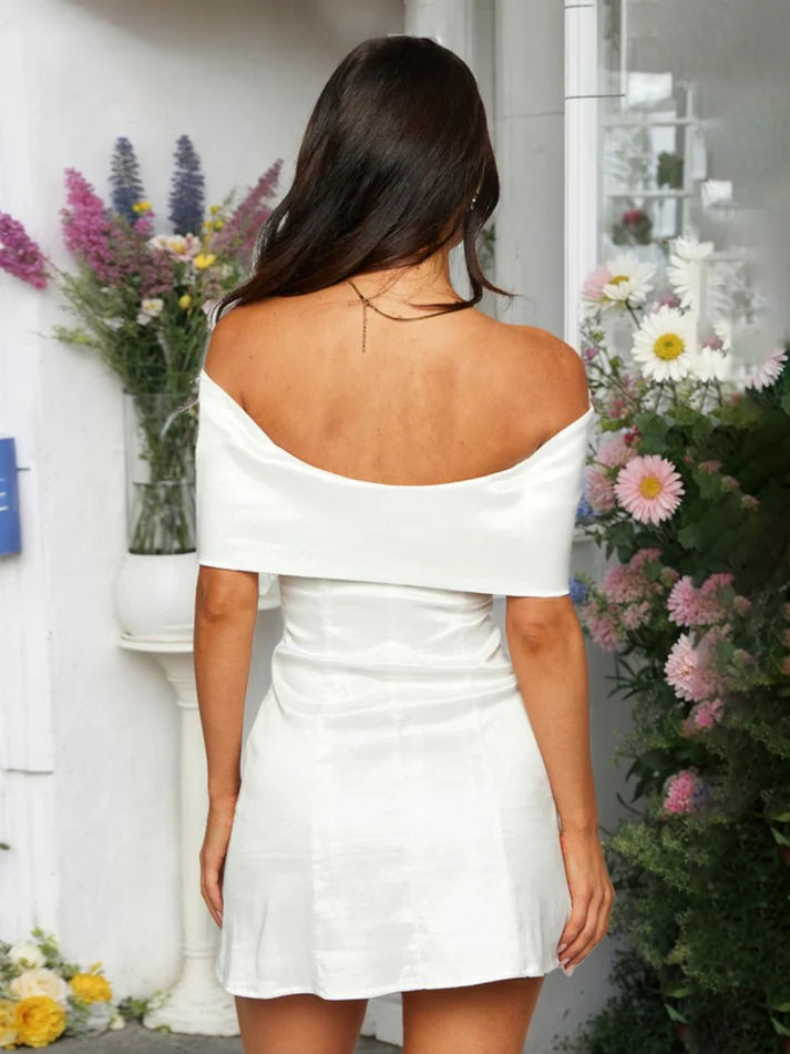 Sheath/Column Off-the-Shoulder Bow Bust Mini Dresses Short Homecoming Dresses