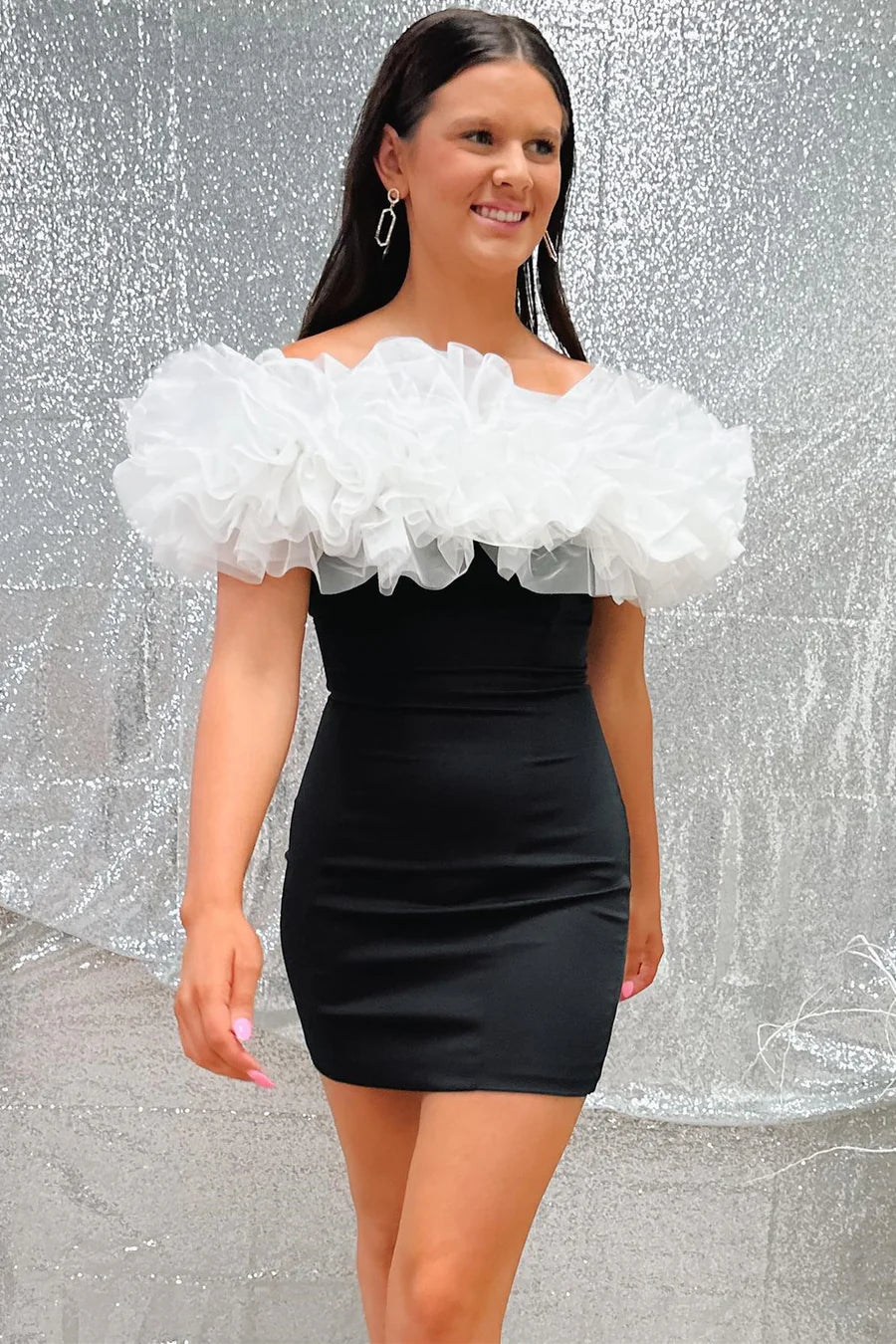Black Off-the-Shoulder Fitted Retract Your Waist Homecoming Dress