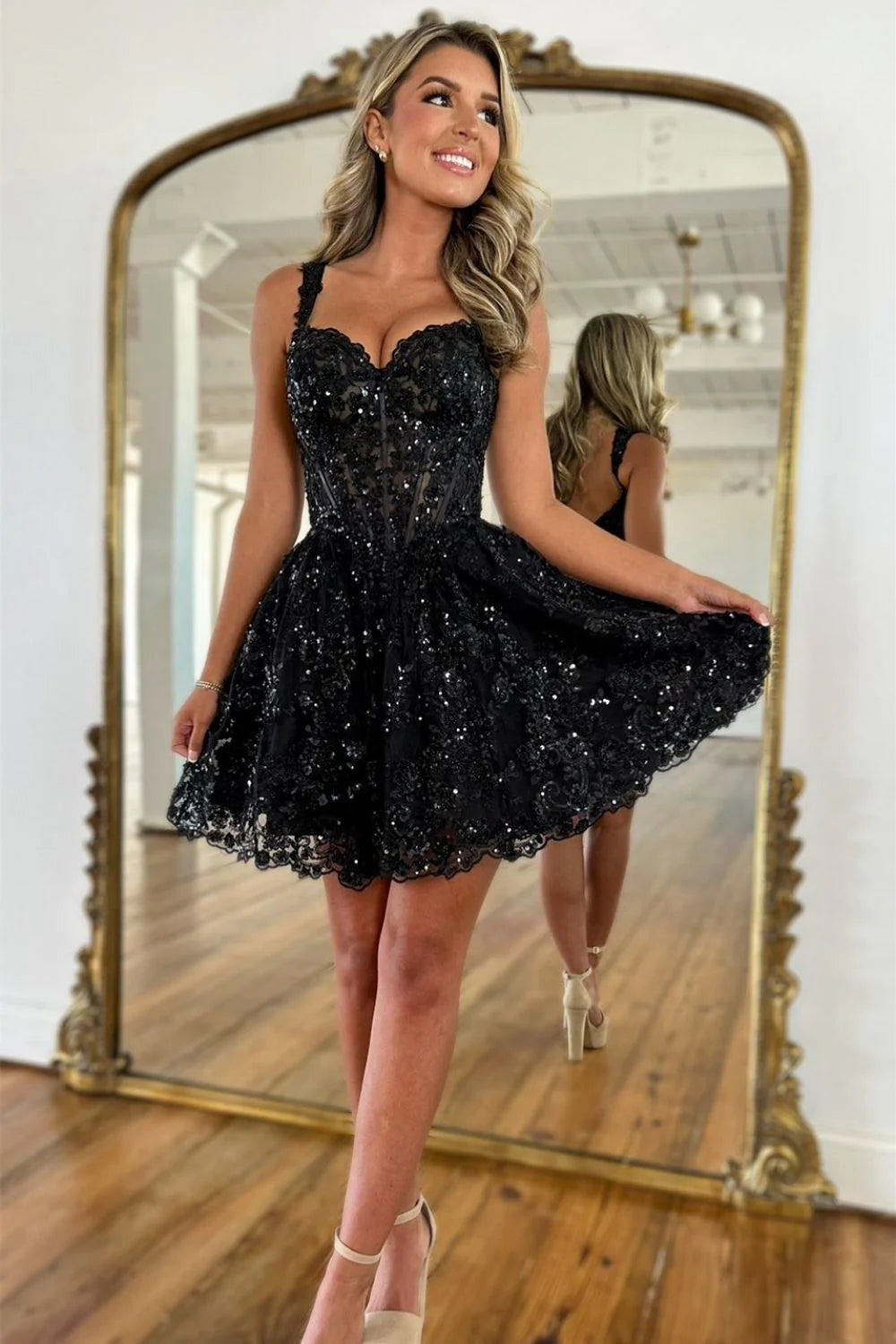 Gorgeous Black A-Line Straps Short Retract Your Waist  Homecoming Dress