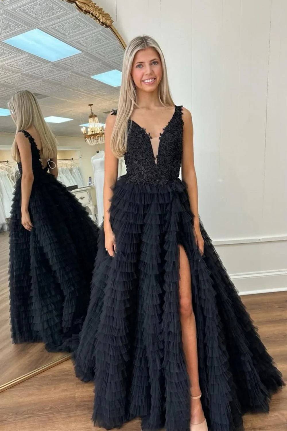 Black A-Line Lace Top V-Neck Long Tulle Prom Dress