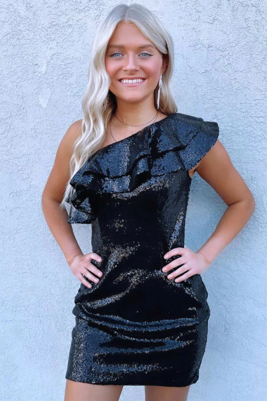 Black Sequins One-Shoulder Ruffles Short Unique Design Homecoming Dress