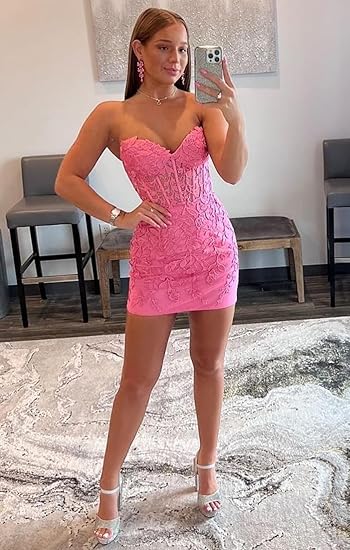 Teens Short Lace Appliques  Full Of Charm Homecoming Dresses