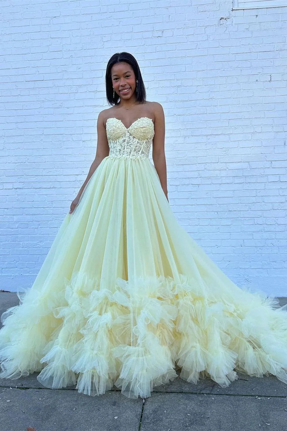 Stylish A Line Sweetheart Yellow Corset Full Of Charm Evening Dresses