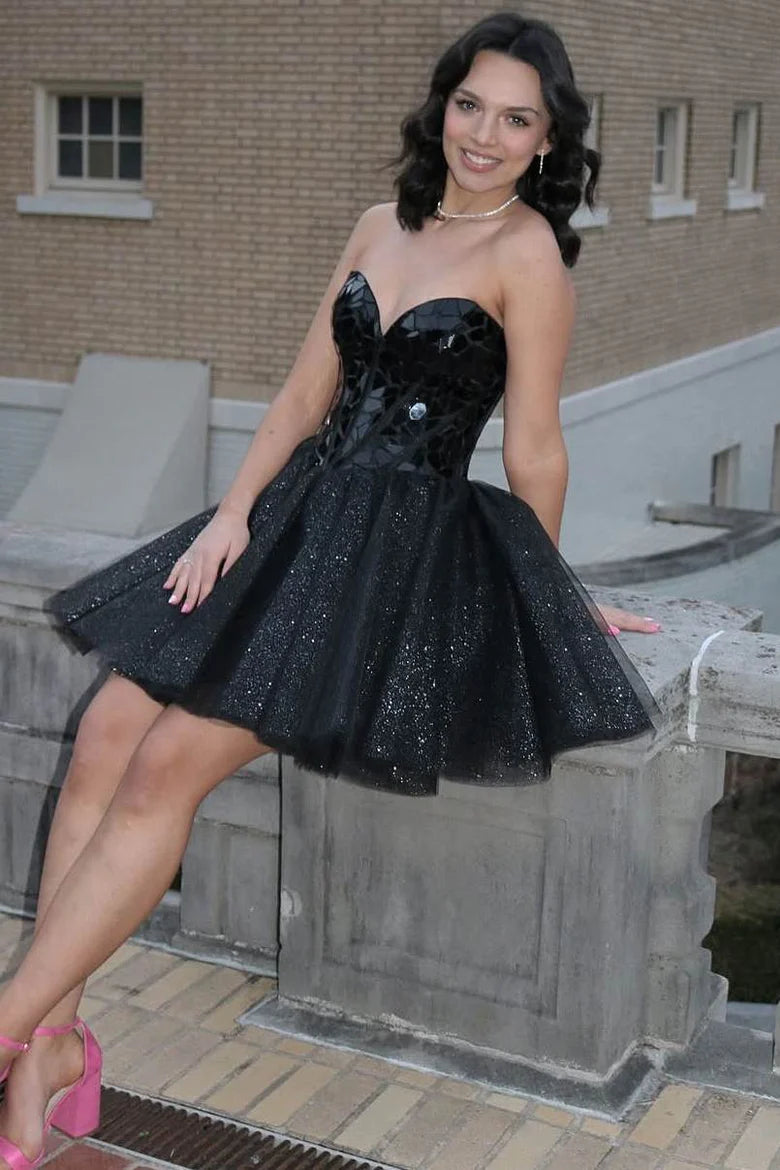 Black A-Line Strapless Mirror-Cut Sequins Short Homecoming Dress