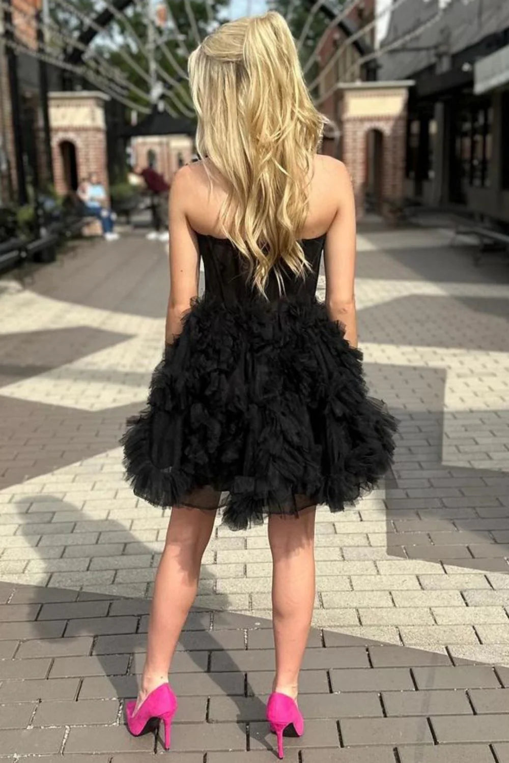 Black A-Line Strapless Short Tulle Homecoming Dress