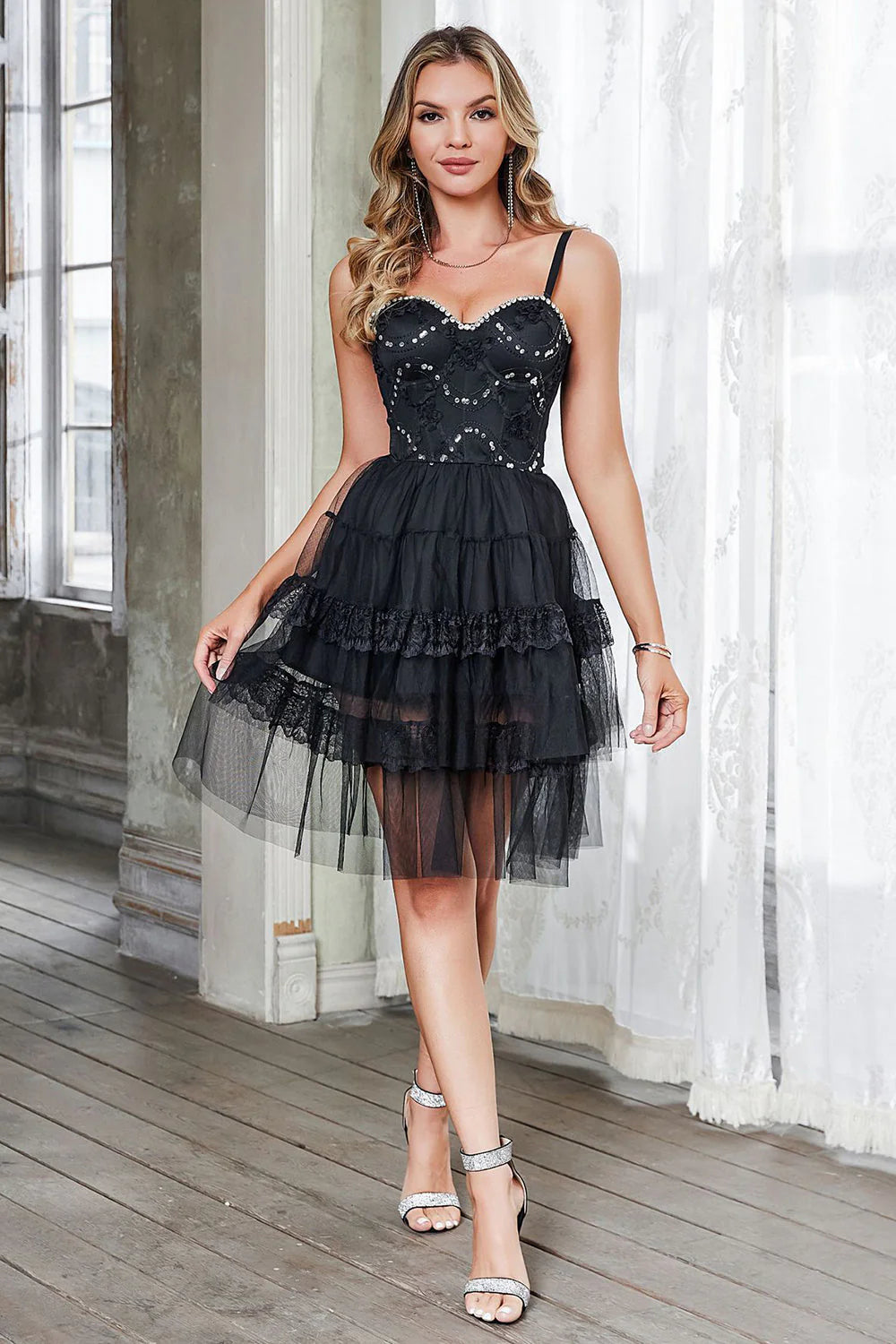 Black Tulle Spaghetti Straps Short Tiered Homecoming Dress with Beading