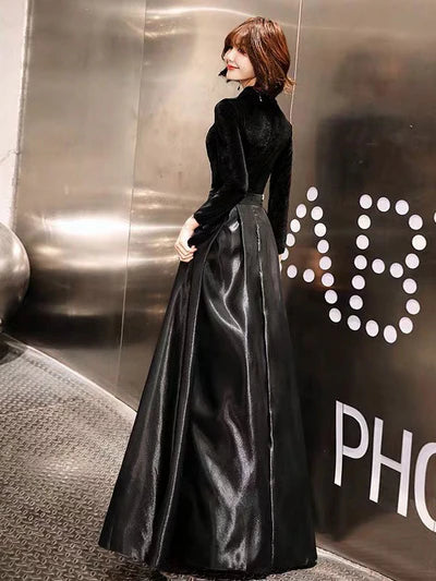 Black Velvet High-Neck Long-Sleeve A-Line Shimmer Floor-Length Evening Dress