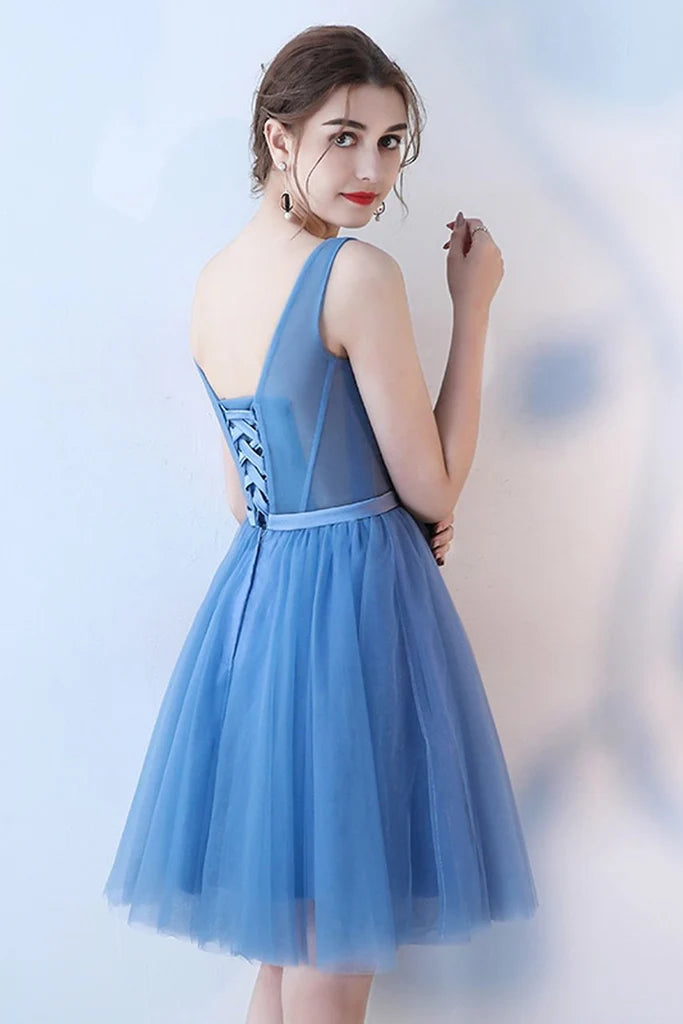 Charming Dusty Blue Tulle A-line V Neck Sleeveless Lace Applique Satin Sash Corset Back Mini Homecoming Dresses