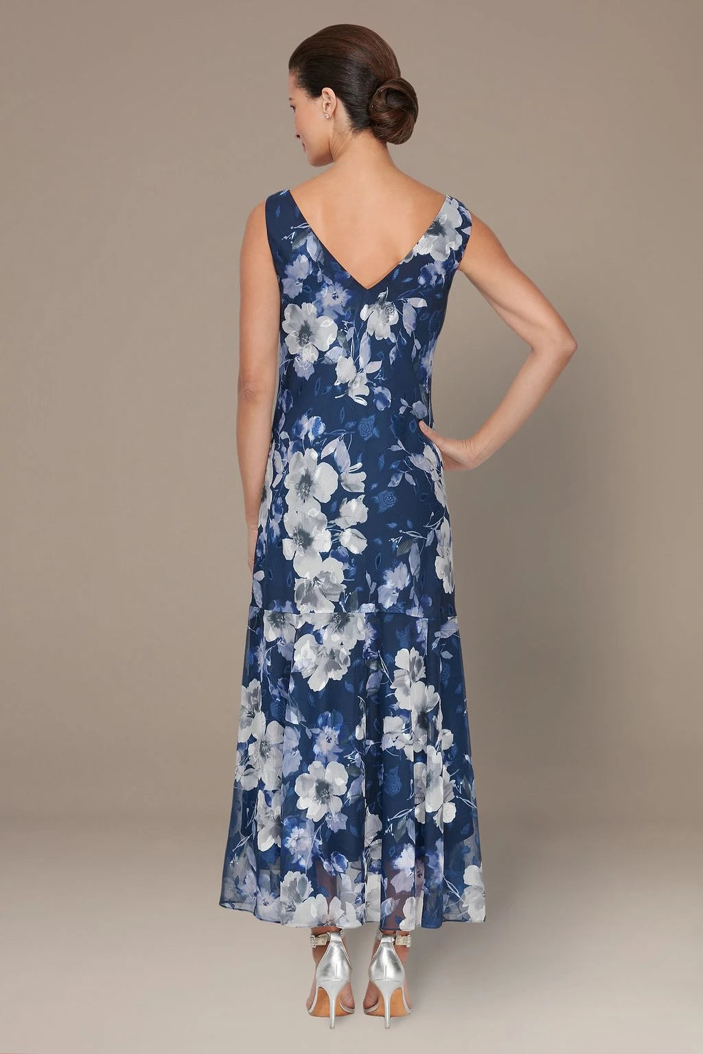 Charming Chiffon A-Line Cowl Neck Sleeveless V-Back Midi Mother of the Bride Dresses