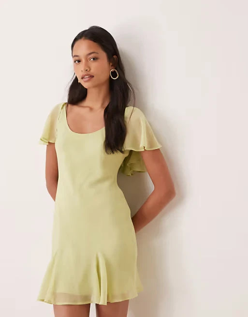 Charming Chiffon Sheath Scoop Neck Flutter Sleeve Scoop Back Mini Homecoming Dresses
