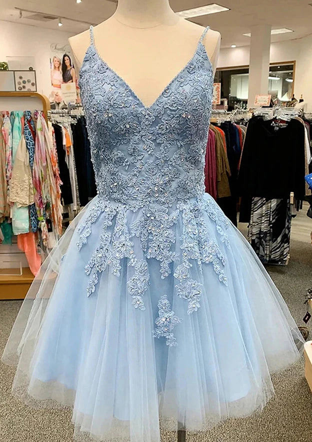 Charming Lace Tulle A-Line V-Neck Spaghetti Strap Lace-Up Back Short Homecoming Dresses
