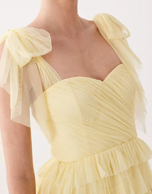 Charming Tulle A-Line Sweetheart Shoulder Tie Straps Smocked Back Mini Homecoming Dresses
