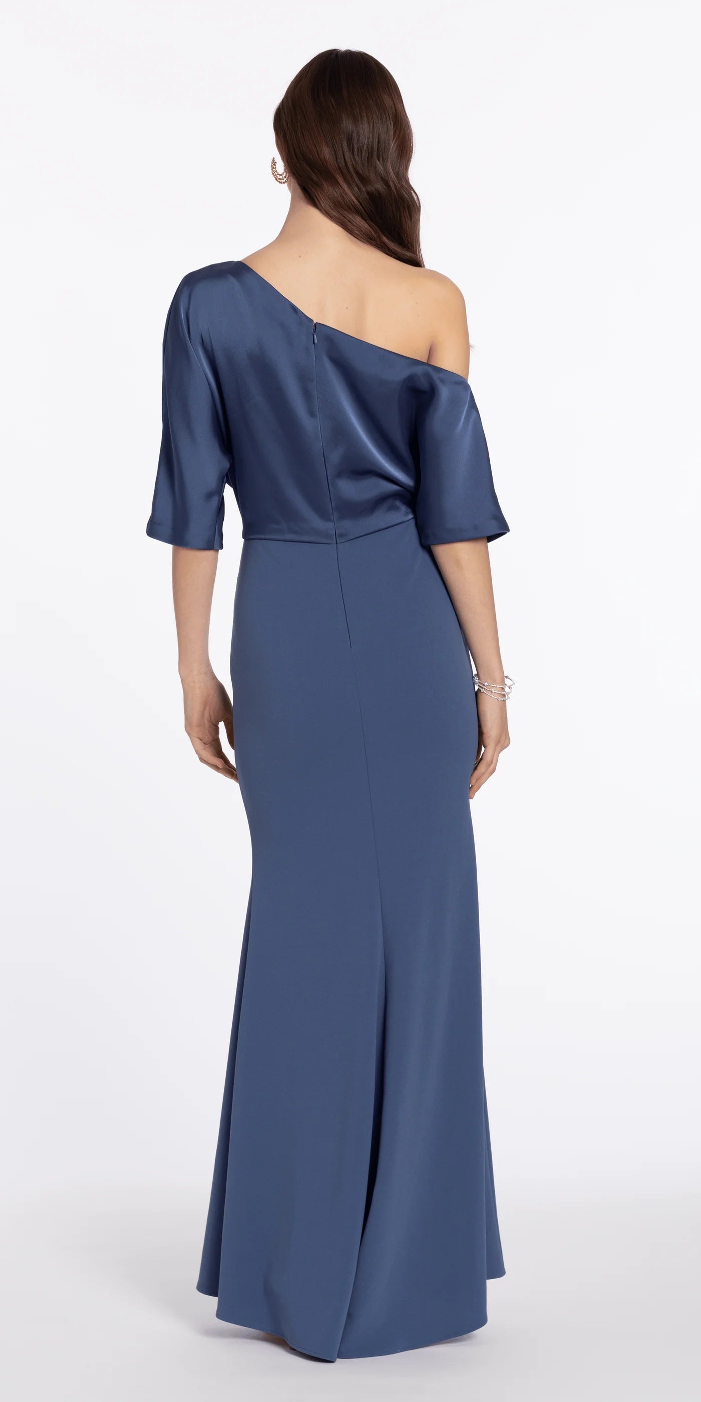 Chic Evening Dress with Draped One-Shoulder Neckline and Satin Mermaid Silhouette