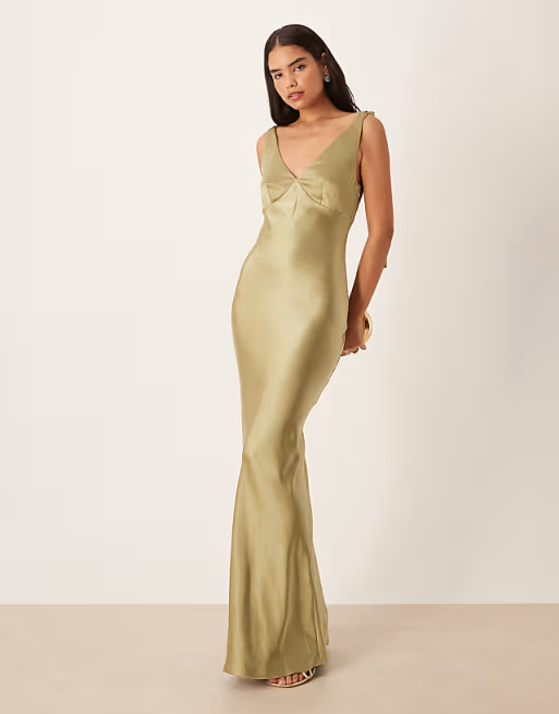 Chic Mermaid V-Neck Sleeveless V-Back Floor-Length Bridesmaid Dress