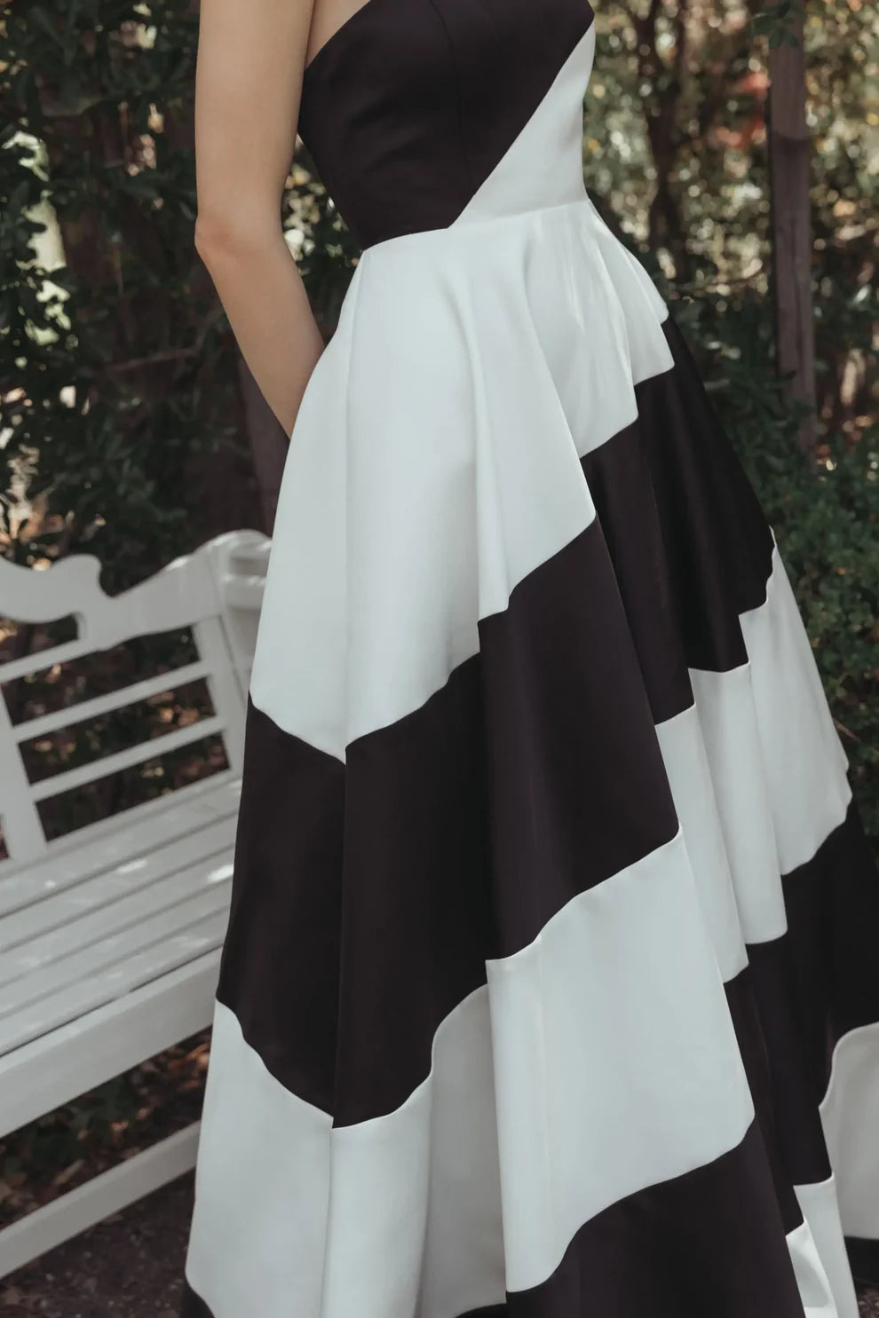 Chic Monochrome Stripe Ball Gown Strapless Sweetheart Sleeveless Zipper Back Floor-Length Evening Dresses