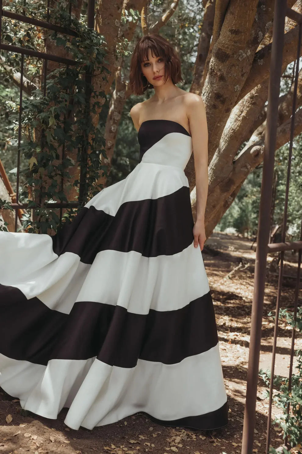 Chic Monochrome Stripe Ball Gown Strapless Sweetheart Sleeveless Zipper Back Floor-Length Evening Dresses