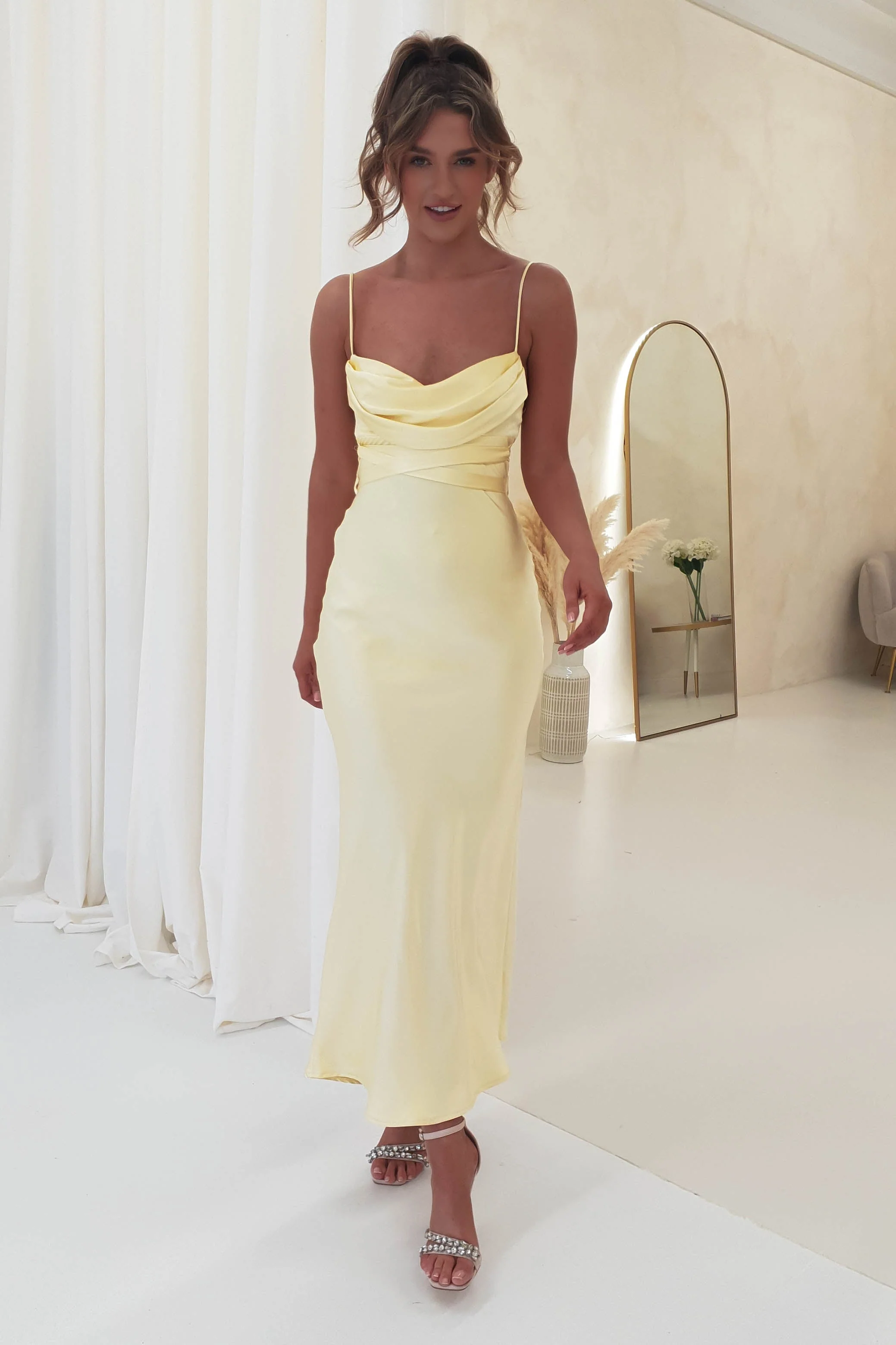 Chic Pale Yellow Satin Cowl Neck Spaghetti Strap Ruched Tie-Back Midi Evening Dresses