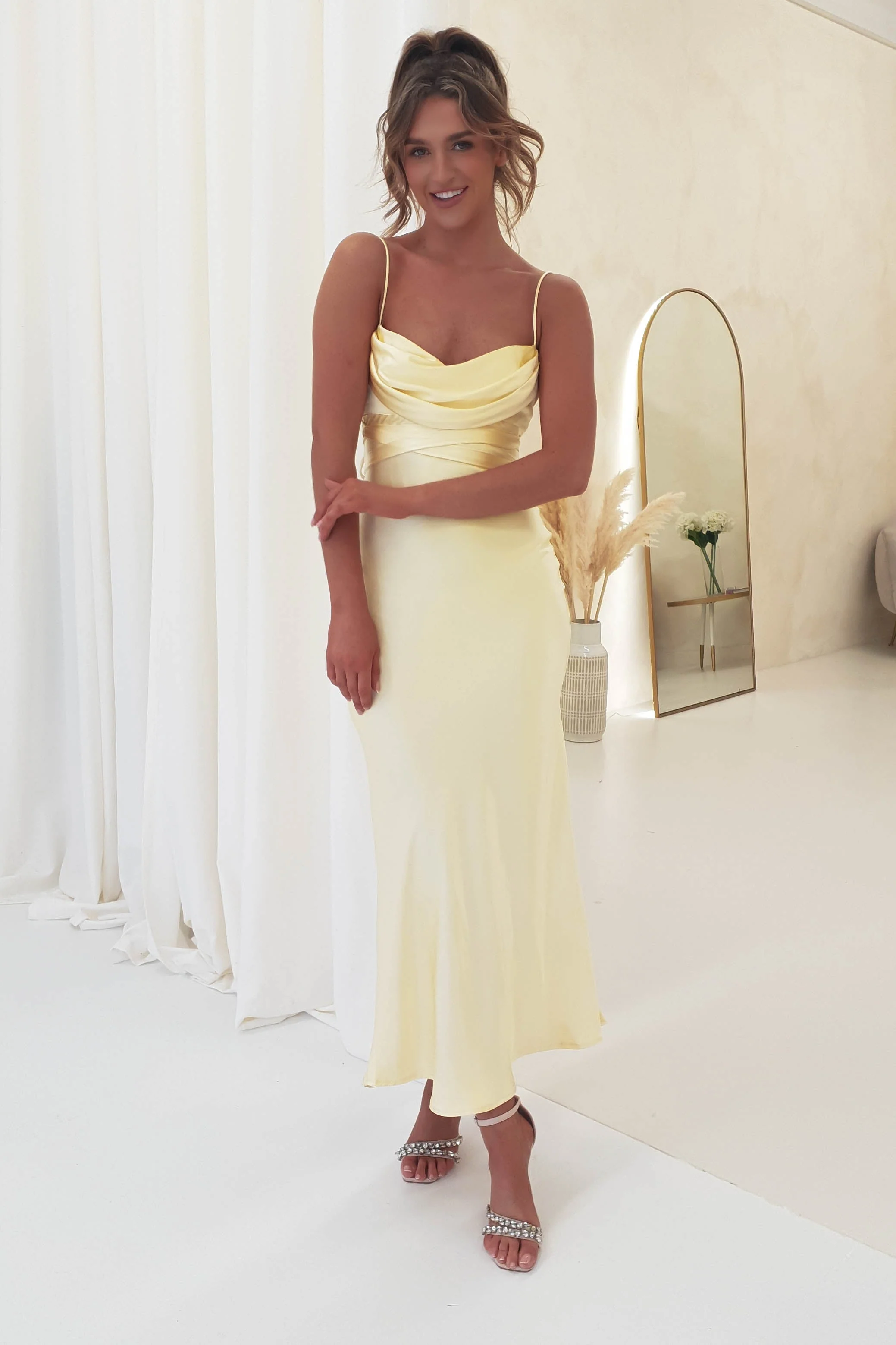 Chic Pale Yellow Satin Cowl Neck Spaghetti Strap Ruched Tie-Back Midi Evening Dresses