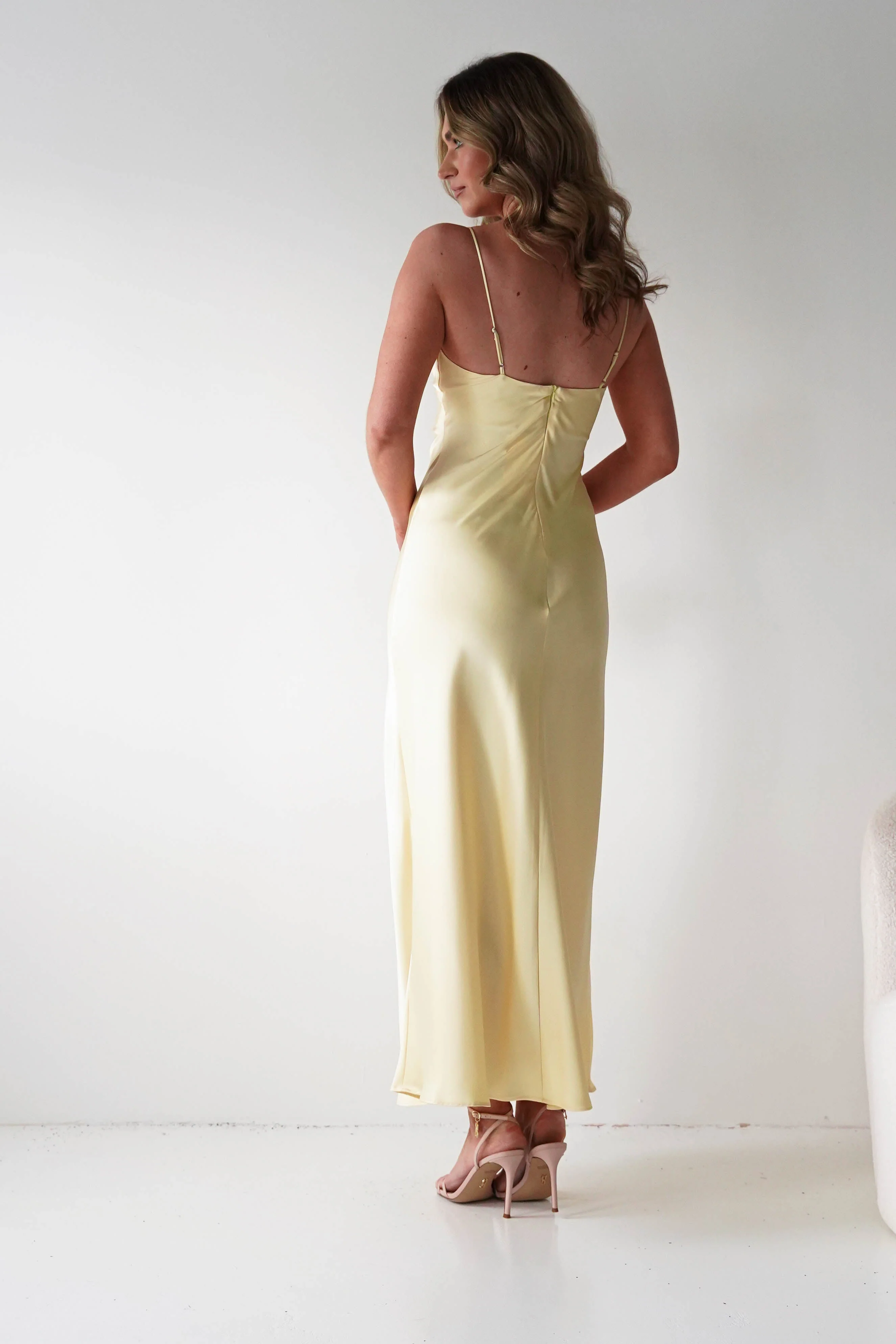Chic Pale Yellow Satin Spaghetti Strap Keyhole Ruched Maxi Evening Dresses