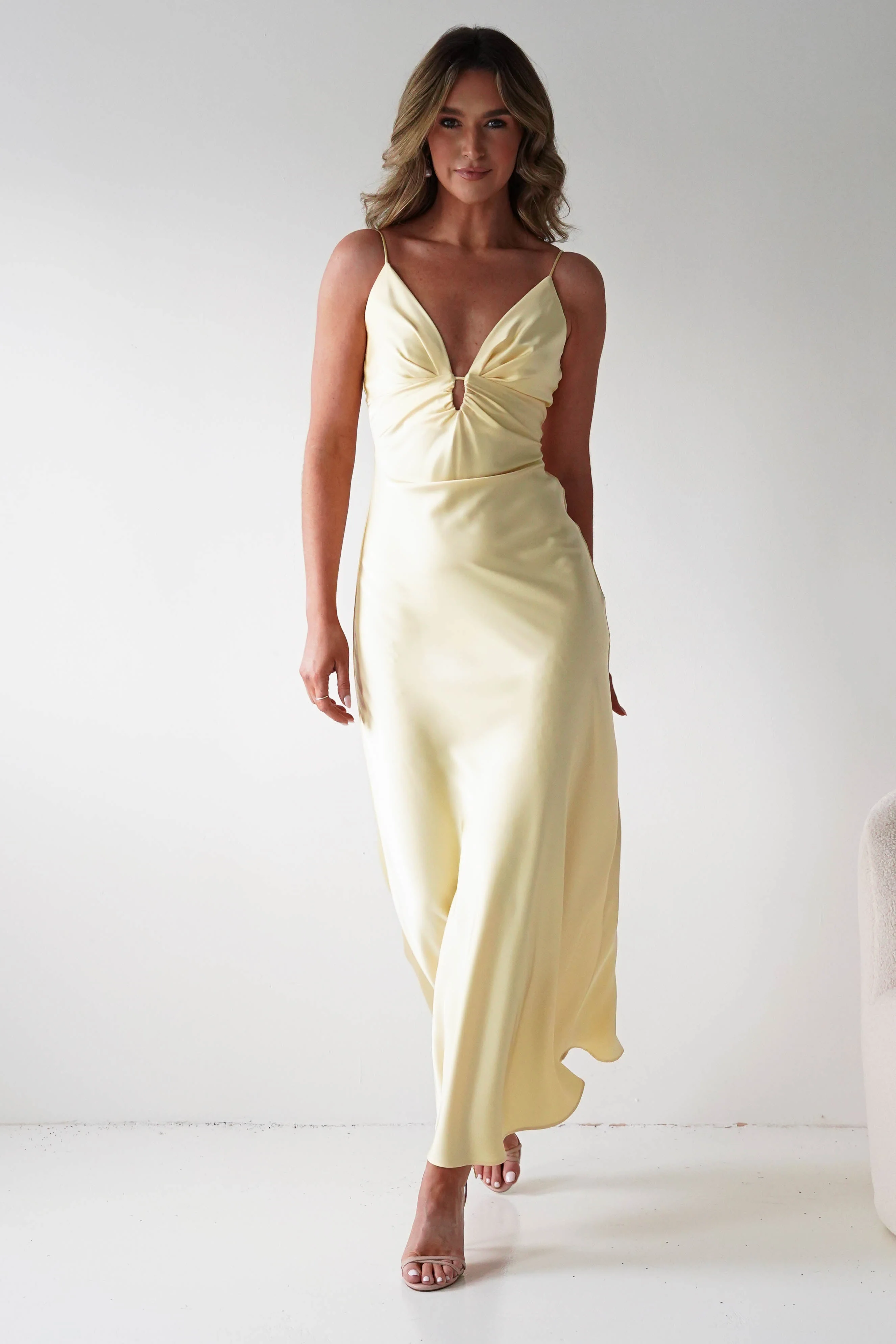 Chic Pale Yellow Satin Spaghetti Strap Keyhole Ruched Maxi Evening Dresses