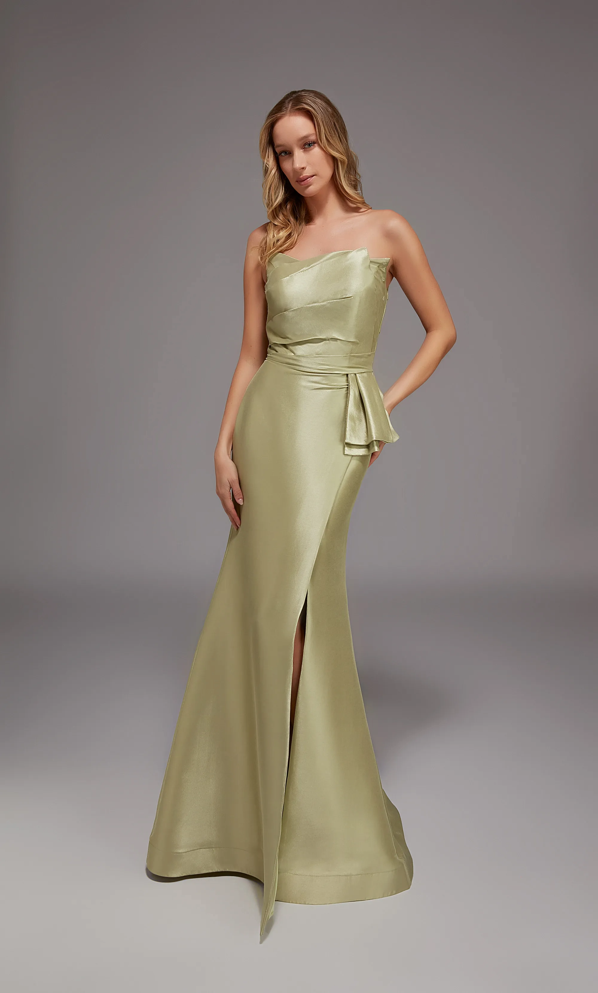 Chic Strapless Mermaid Pleated Bodice Bow Accent Floor-Length Satin Mother of the Bride Dresses