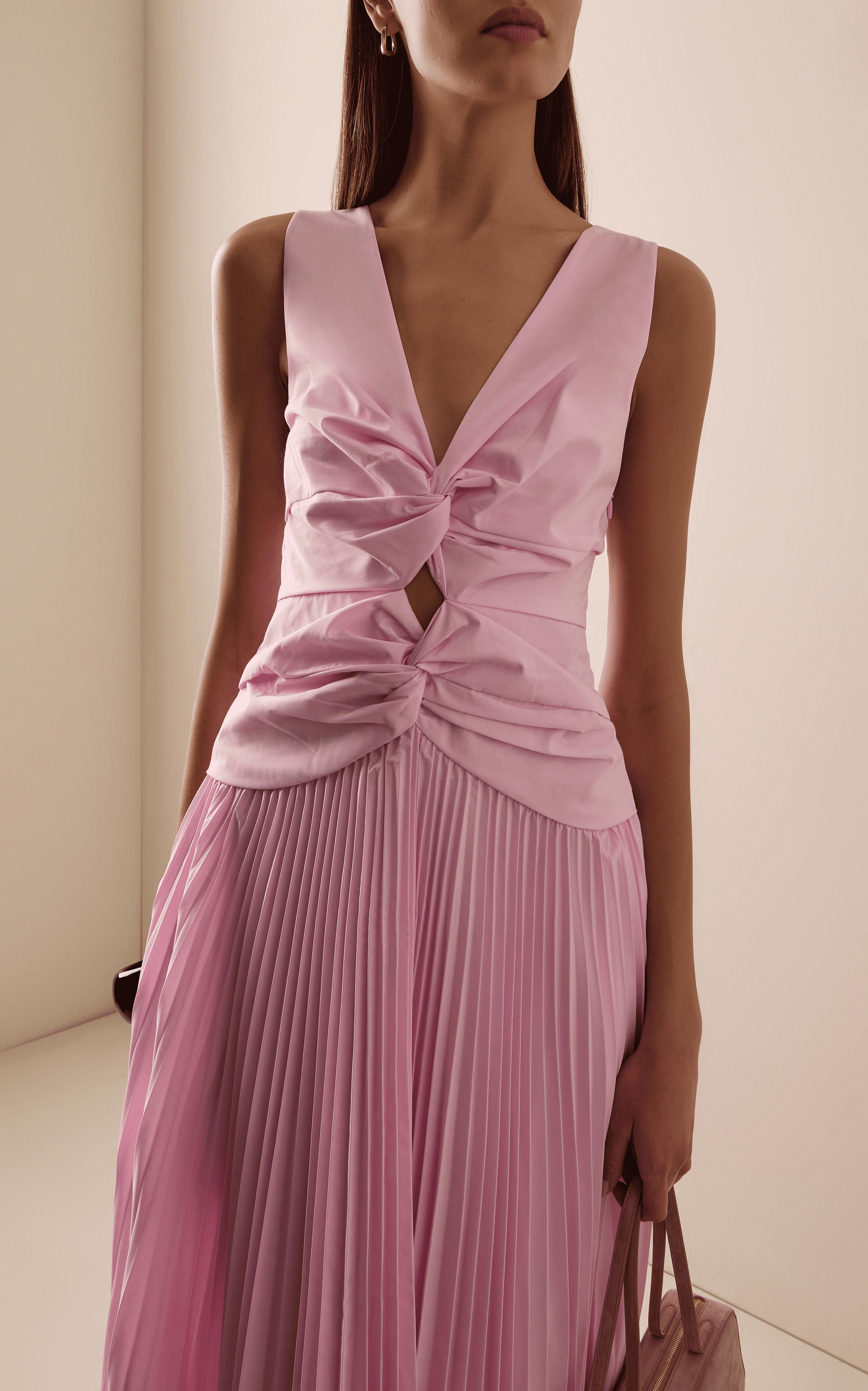 Chic Twisted Cutout A-Line V-Neck Sleeveless Ruched Back Maxi Evening Dress