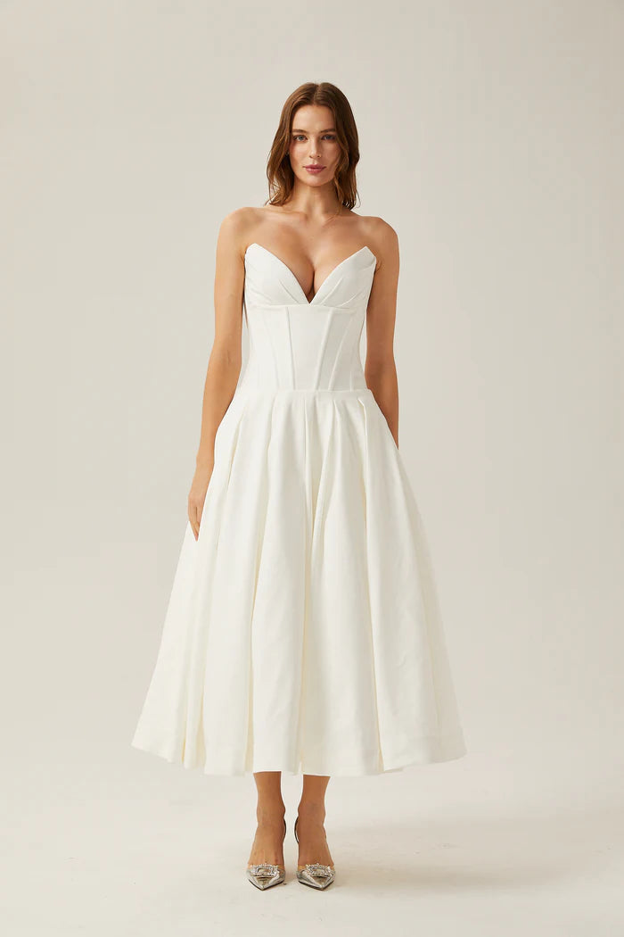 Chic White ALine Strapless Sweetheart Back Zip Tea Length Evening Dresses