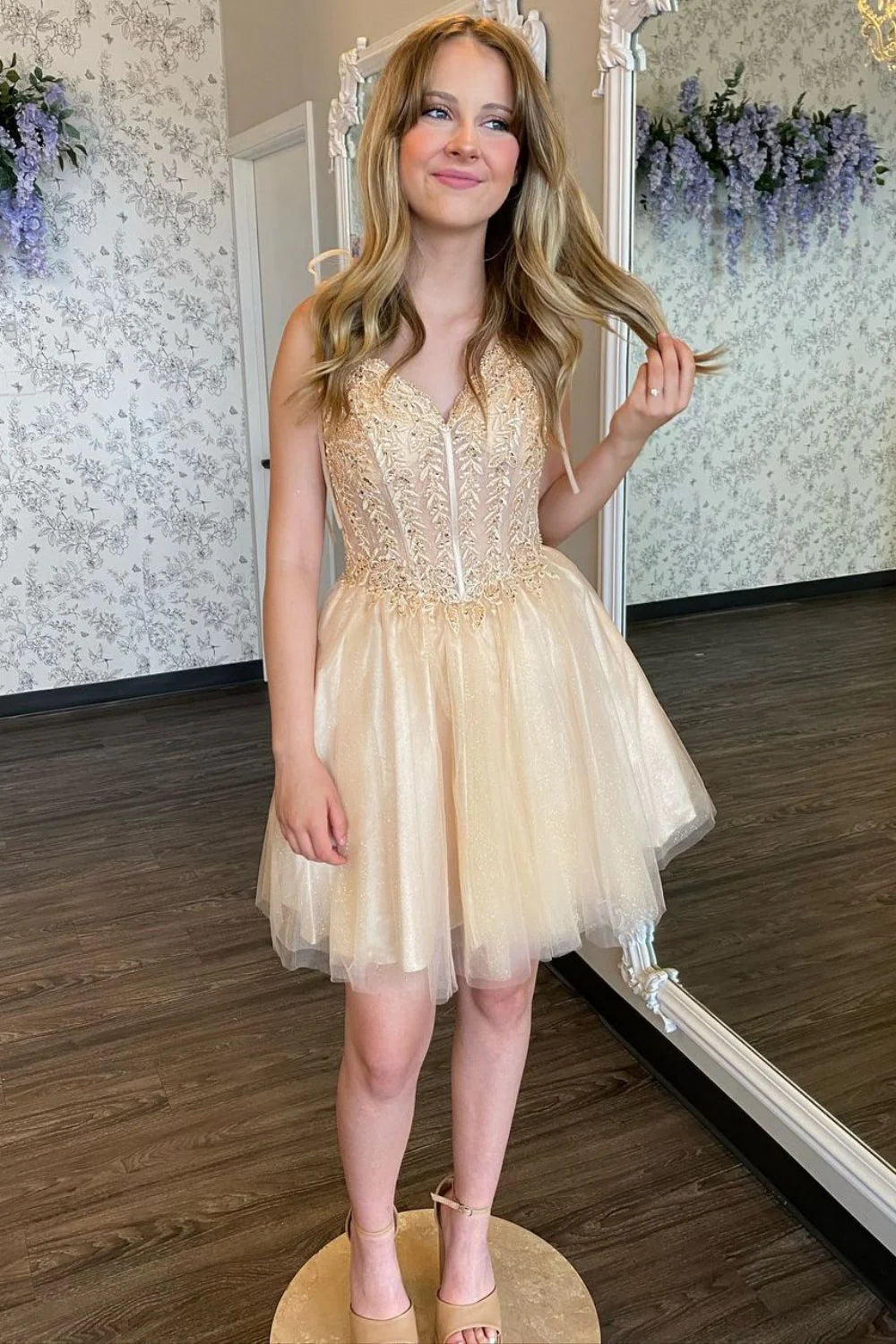 Chic A-Line V-Nwck Short Homecoming Dress Unique Design Homecoming Dress