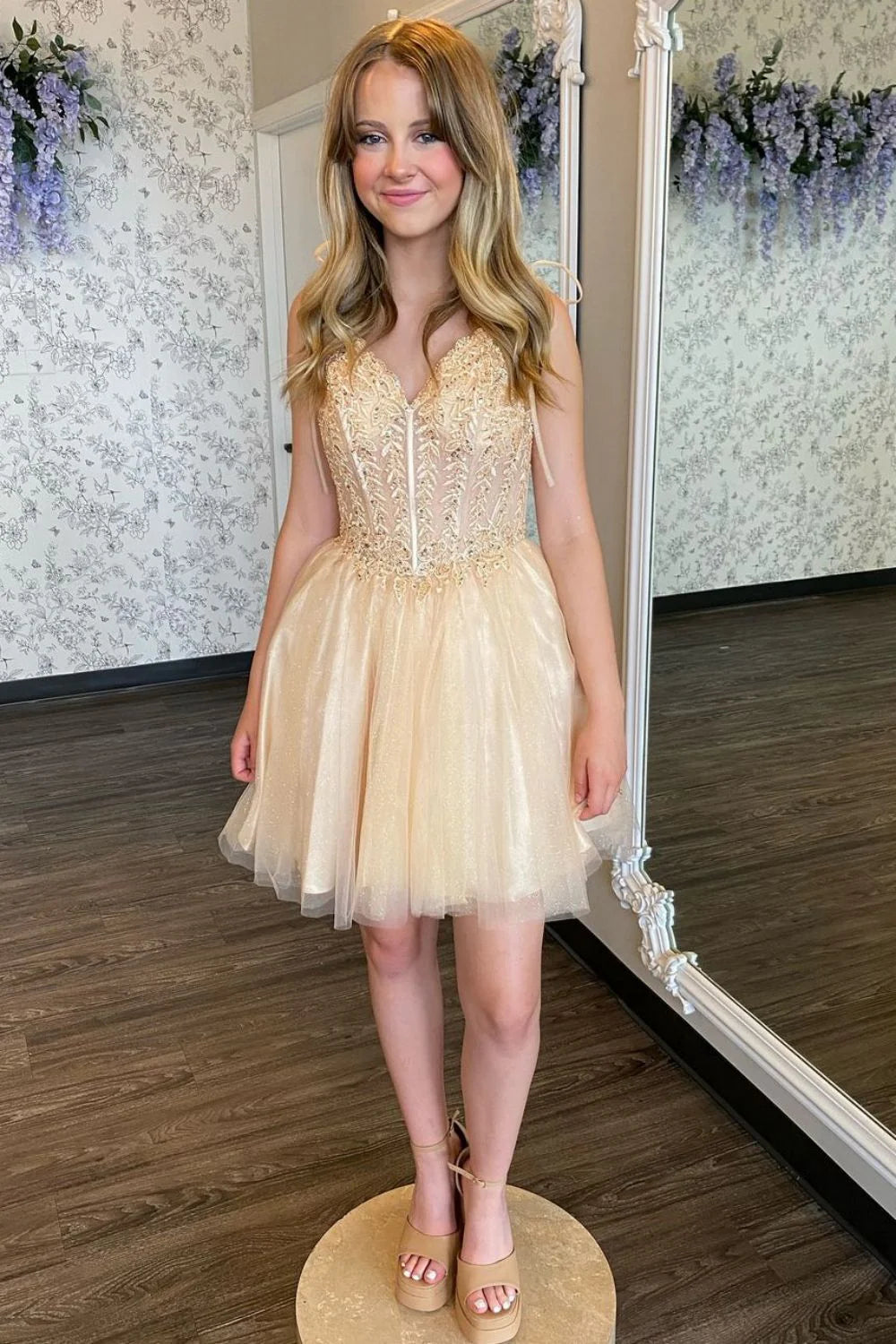 Chic A-Line V-Nwck Short Homecoming Dress Unique Design Homecoming Dress