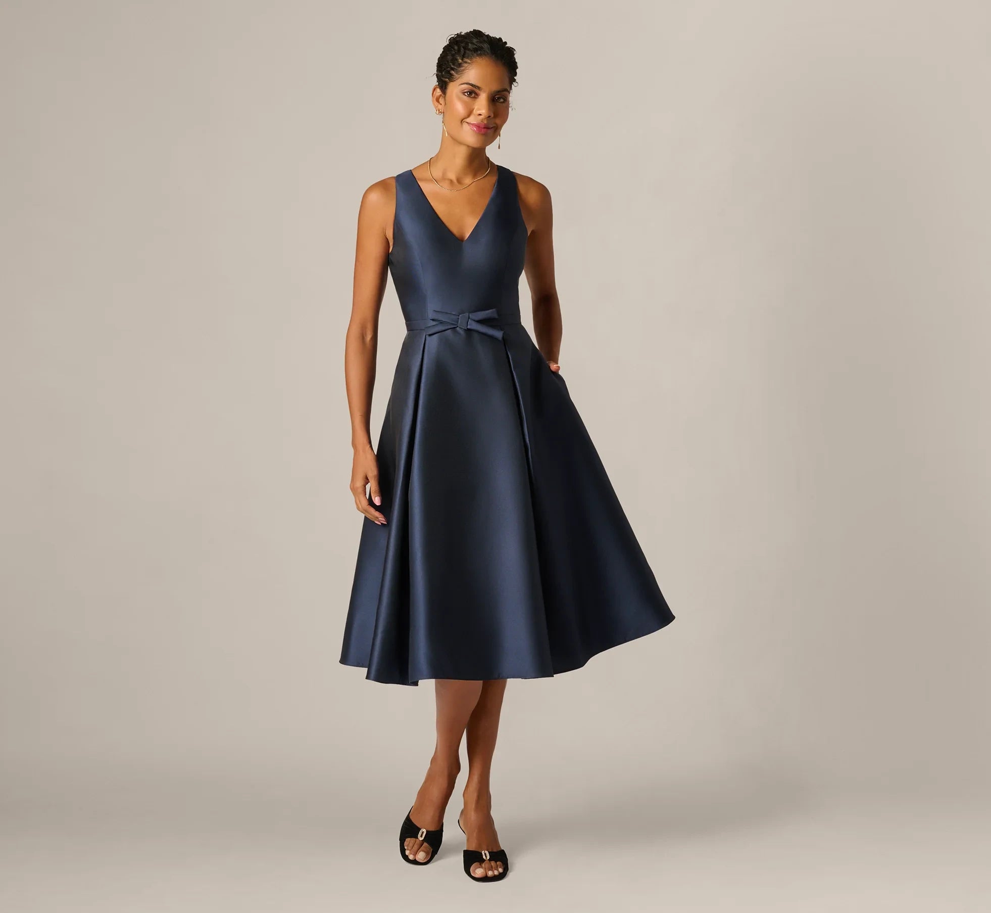 Chic Satin A-Line V-Neck Sleeveless High Back Tea-Length Mother of the Bride Dresses
