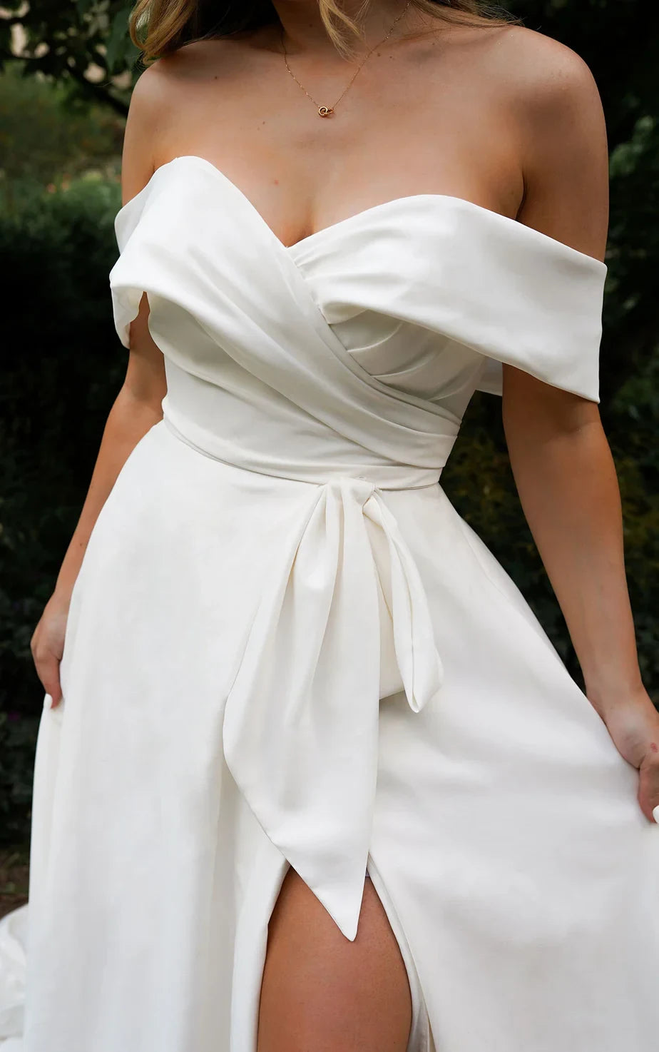 Chic Simple Sexy Satin A-Line Off-Shoulder Sweetheart Short Sleeves Button Back Floor-Length Train Wedding Dresses
