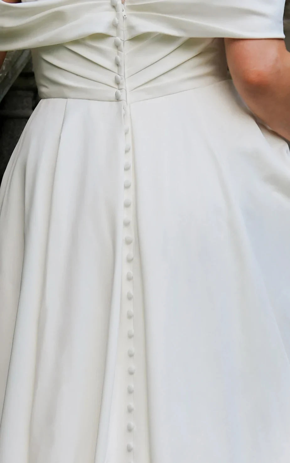 Chic Simple Sexy Satin A-Line Off-Shoulder Sweetheart Short Sleeves Button Back Floor-Length Train Wedding Dresses