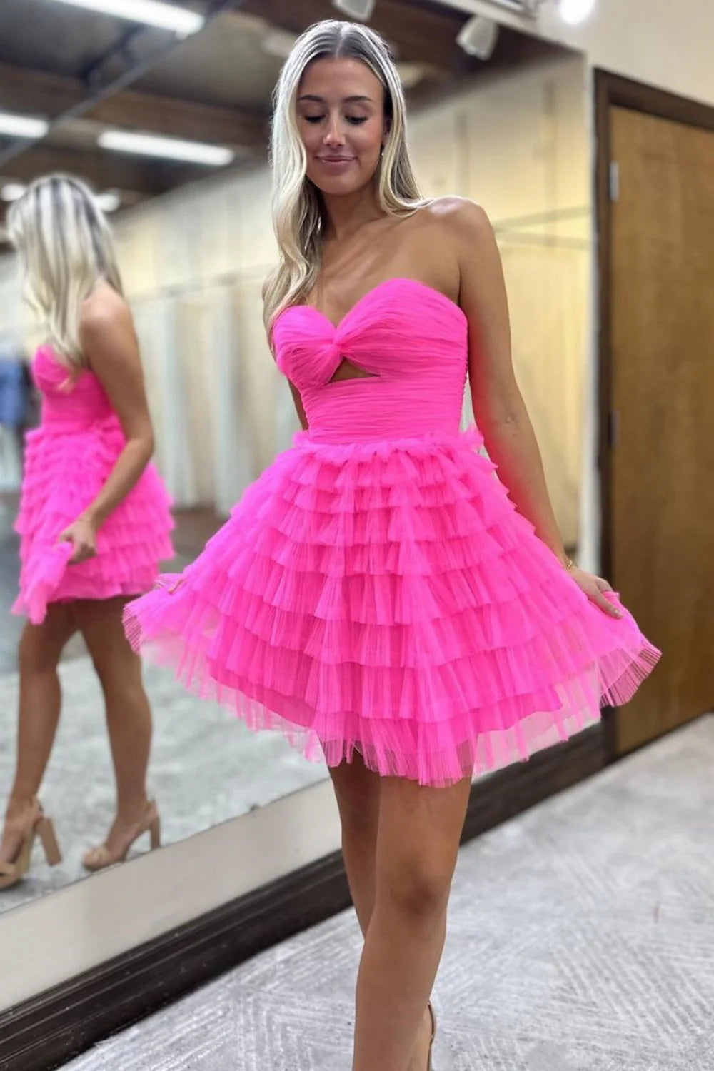 Cute Pink A-Line Sweetheart Lace Up Short Tulle Homecoming Dress