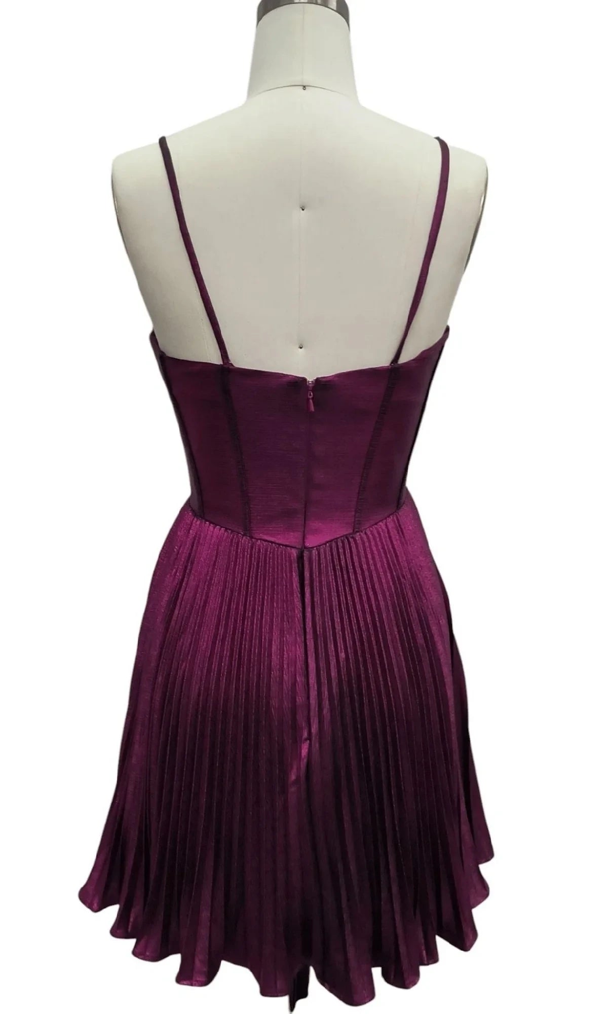 Dazzling Satin A-Line Sweetheart Plunge Sleeveless Zipper Back Short Homecoming Dresses