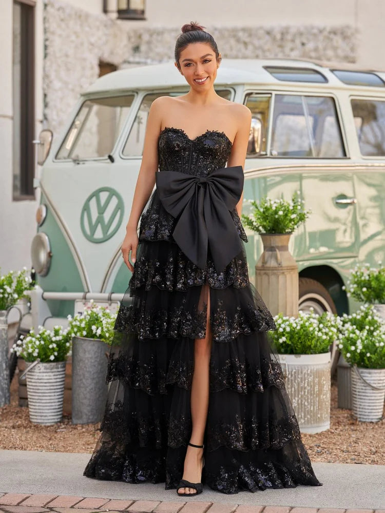 Dramatic Fitted Ball Gown Sweetheart Neck Sleeveless Lace-Up Back Floor-Length Prom Gown