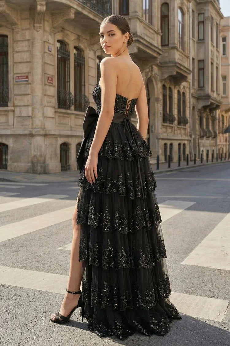 Dramatic Fitted Ball Gown Sweetheart Neck Sleeveless Lace-Up Back Floor-Length Prom Gown