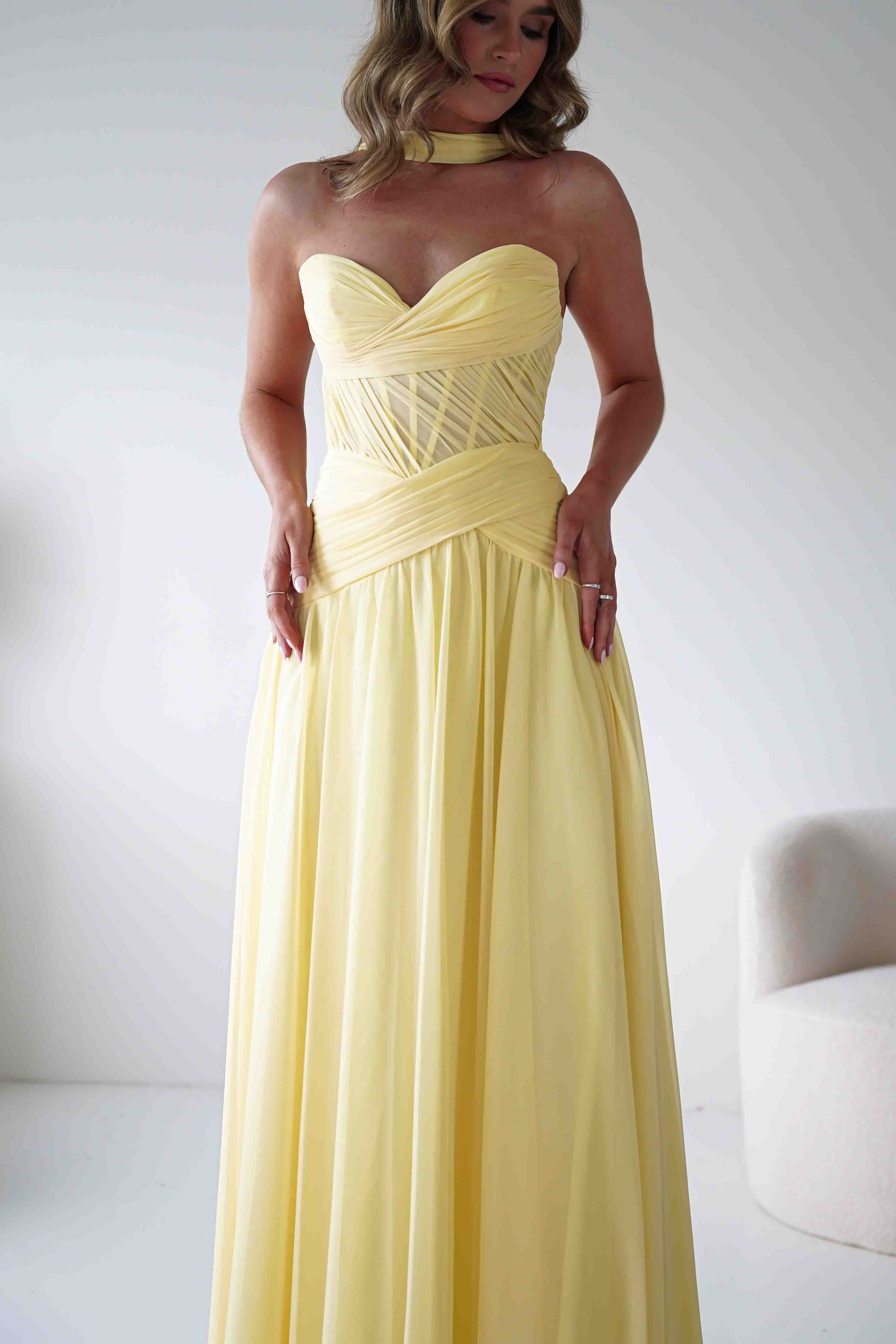 Dreamy Pale Yellow Chiffon Halter Neck Sweetheart Corset Lace-Up Back A-Line Evening Dresses