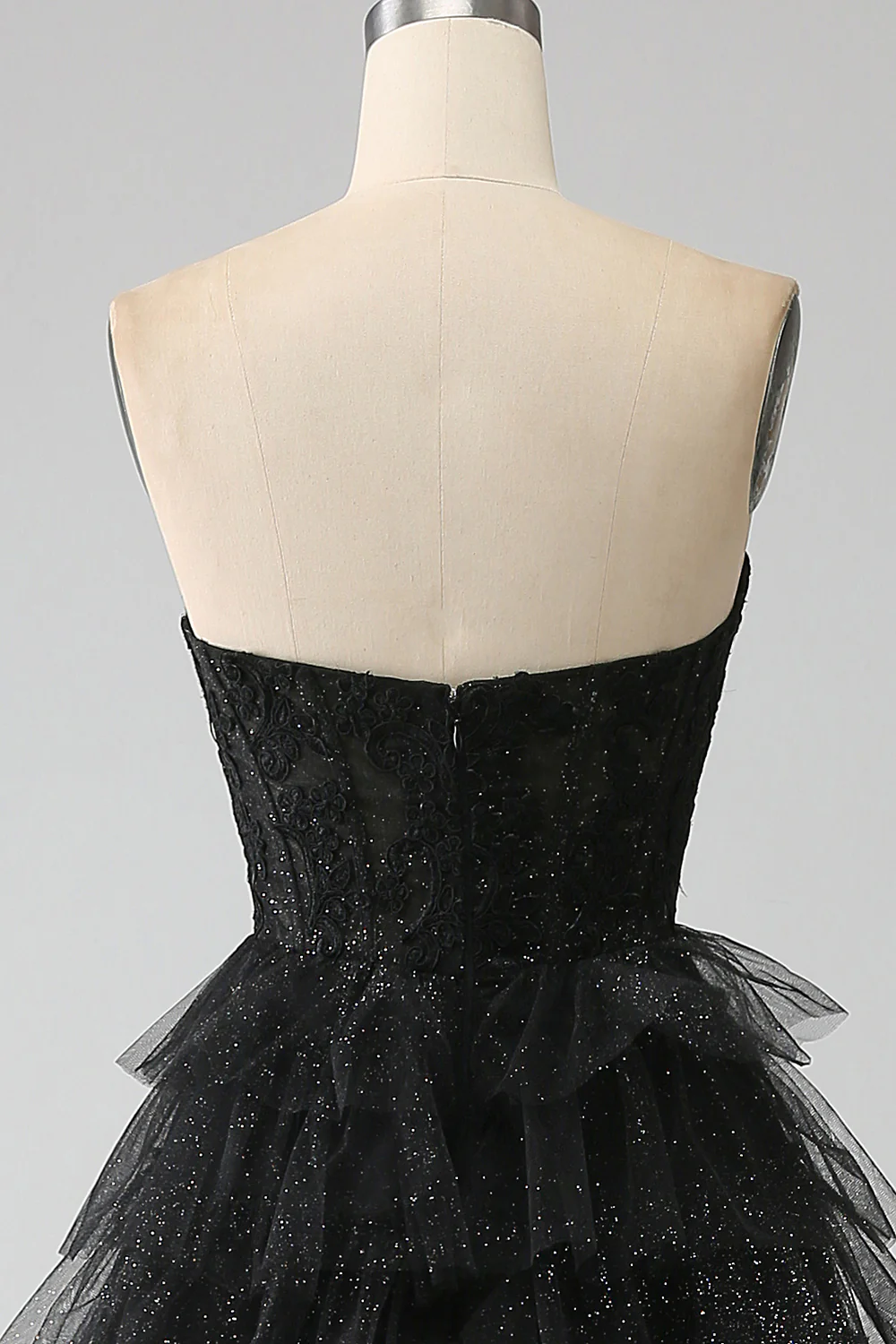 Elegant Ball Gown Sweetheart Strapless Lace Bodice Tiered Tulle Train Evening Dress
