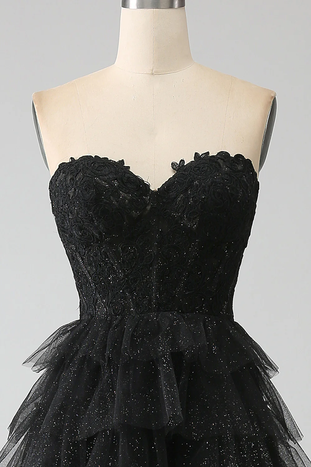 Elegant Ball Gown Sweetheart Strapless Lace Bodice Tiered Tulle Train Evening Dress