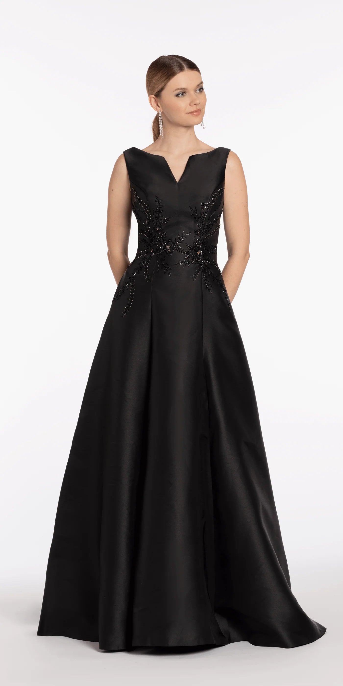 Elegant Ball Gown V-Neck Sleeveless Beaded Floral Appliqué Back Train Evening Dresses