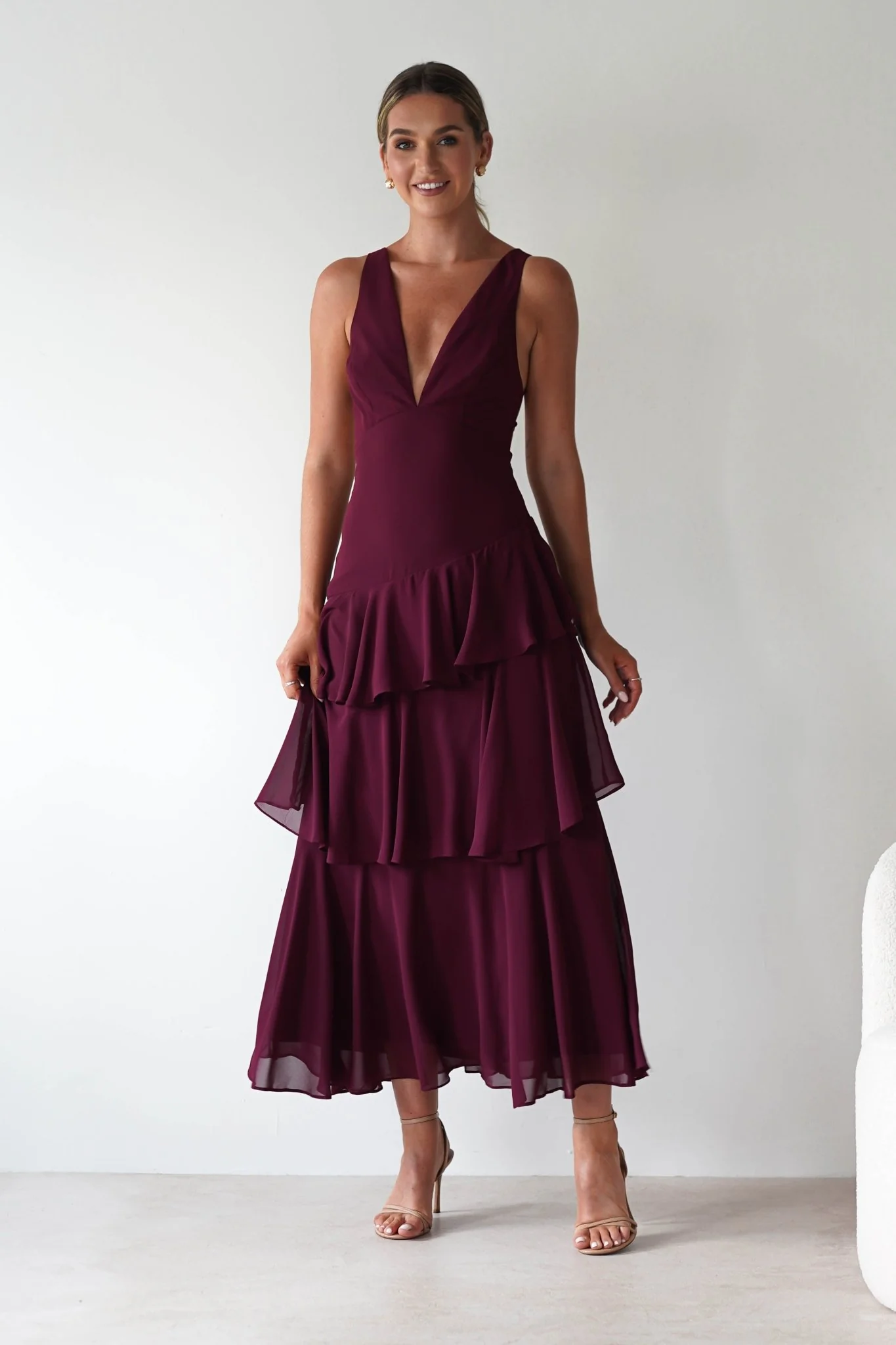 Elegant Burgundy Chiffon V-Neck Lace-Up Back Tiered Ruffle Midi Evening Dresses