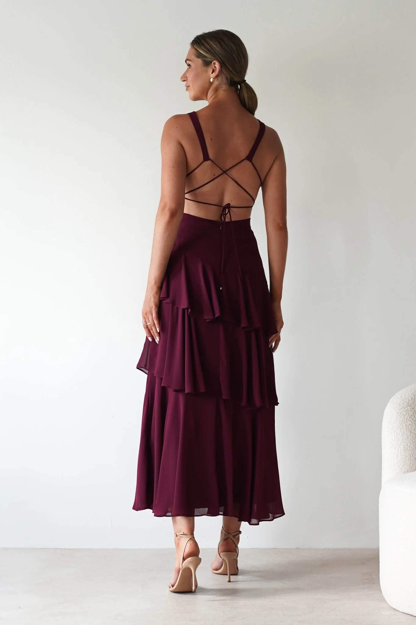 Elegant Burgundy Chiffon V-Neck Lace-Up Back Tiered Ruffle Midi Evening Dresses
