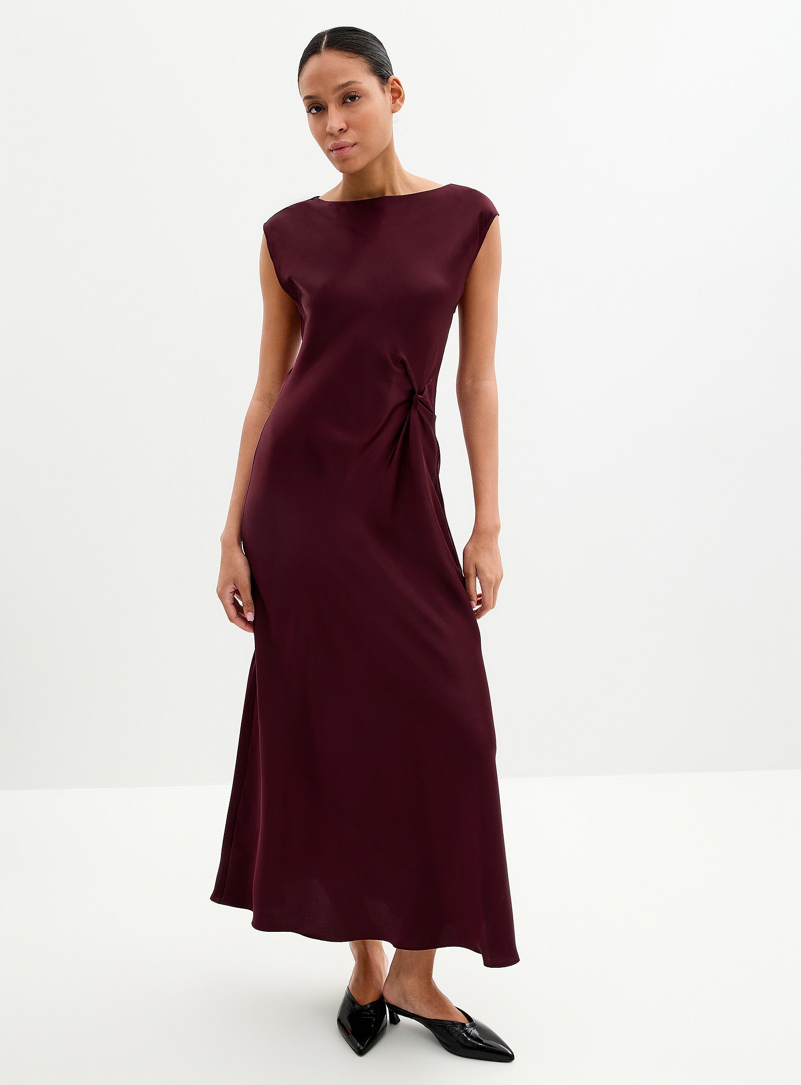 Elegant Burgundy Satin Sheath Boat Neck Cap Sleeve Back Zip Maxi Evening Dress