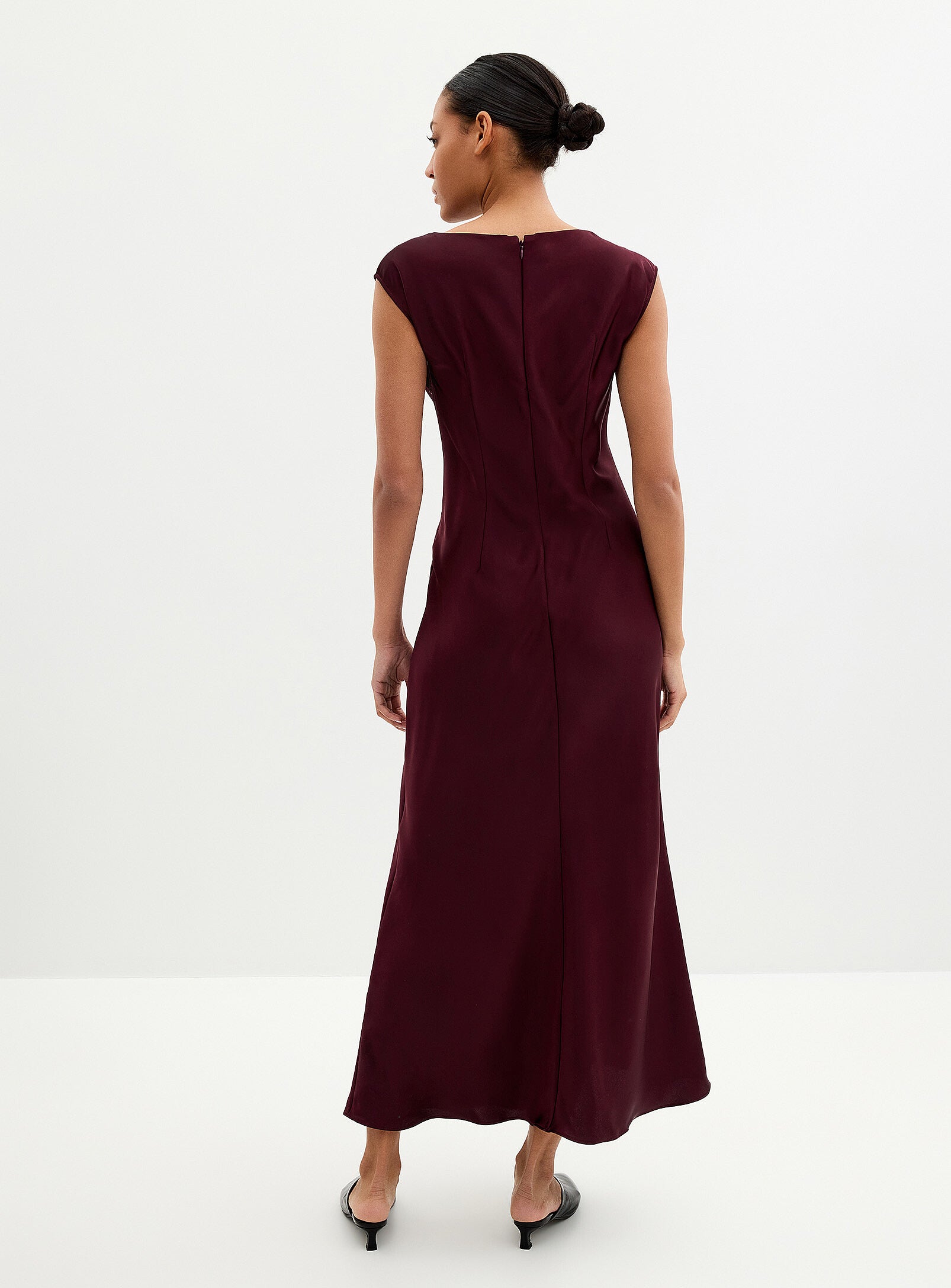 Elegant Burgundy Satin Sheath Boat Neck Cap Sleeve Back Zip Maxi Evening Dress