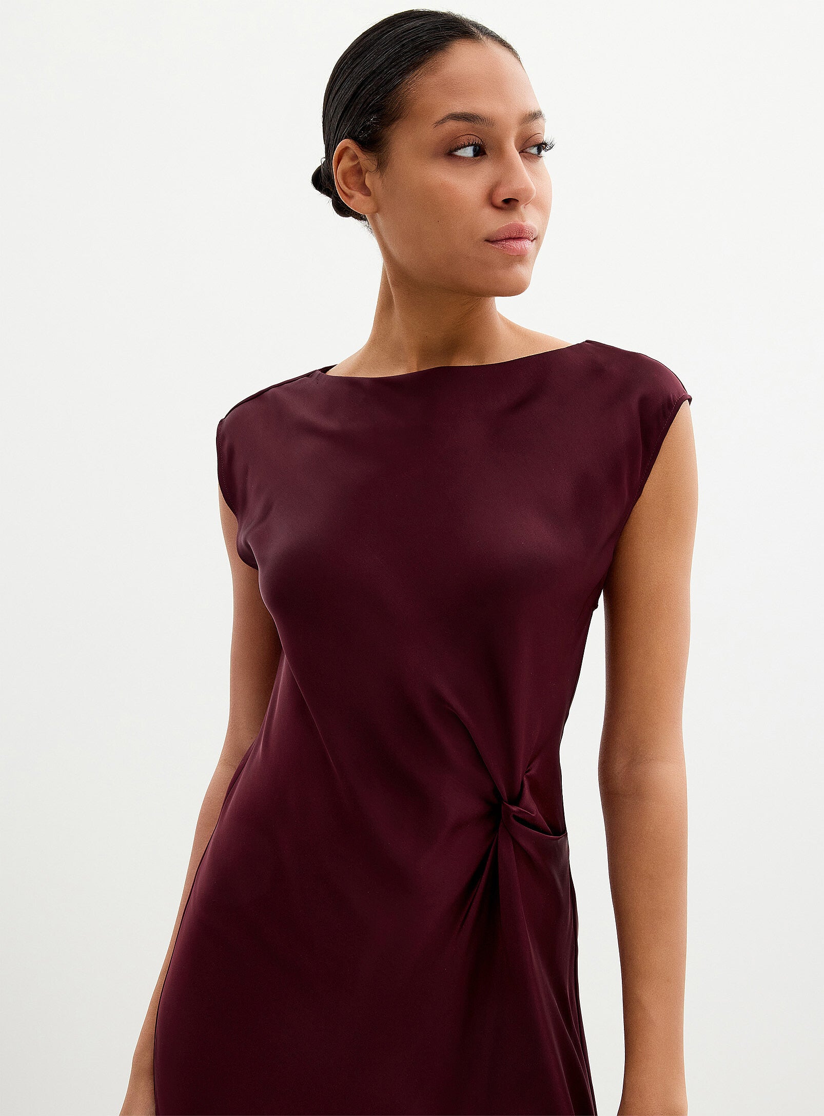 Elegant Burgundy Satin Sheath Boat Neck Cap Sleeve Back Zip Maxi Evening Dress