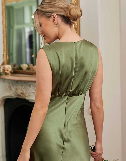 Elegant Column Cowl-Neck Sleeveless Straight-Back Floor-Length Bridesmaid Dress