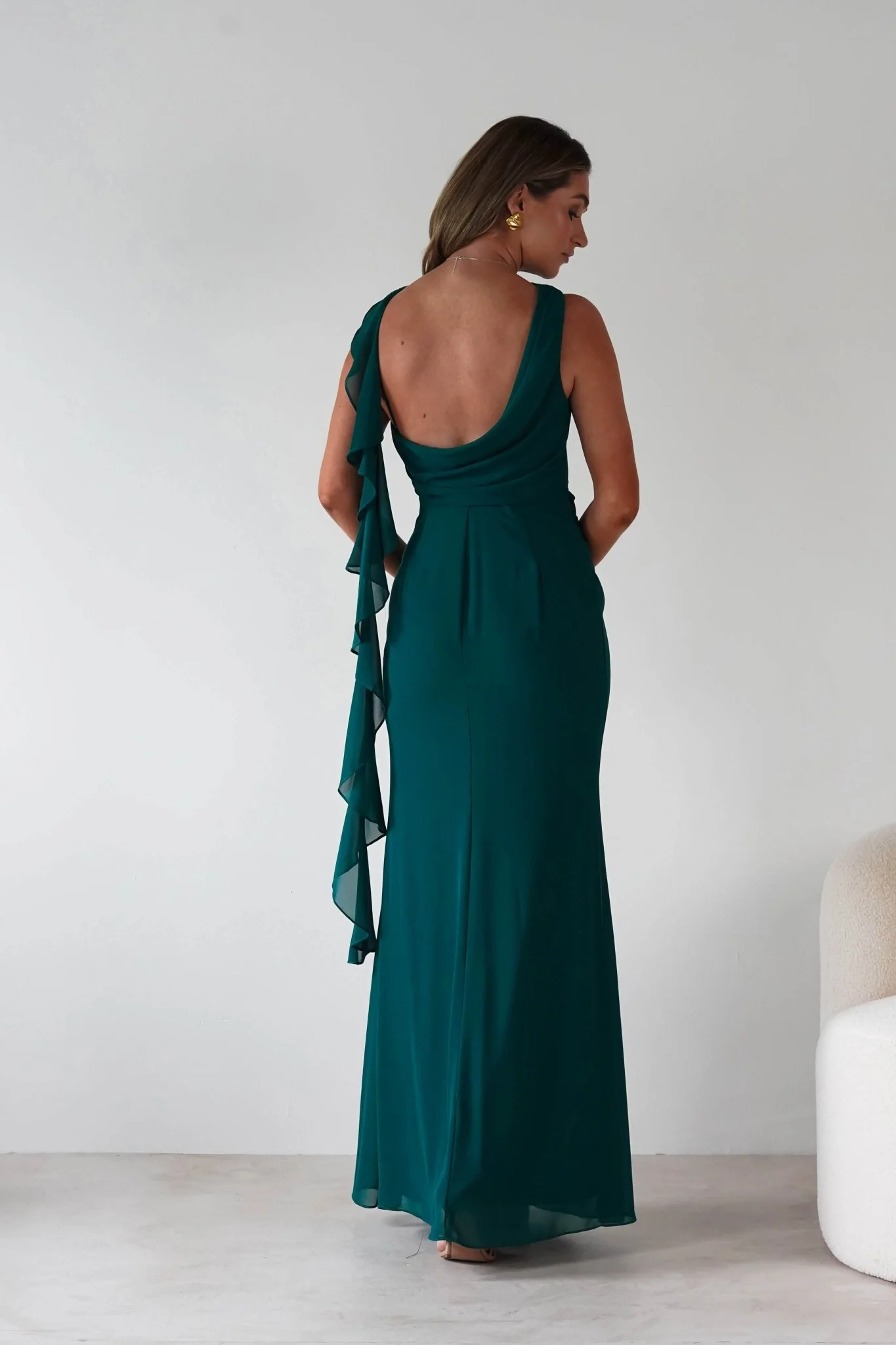 Elegant Emerald Chiffon Cowl Neck Ruched Ruffle Back Mermaid Evening Dresses