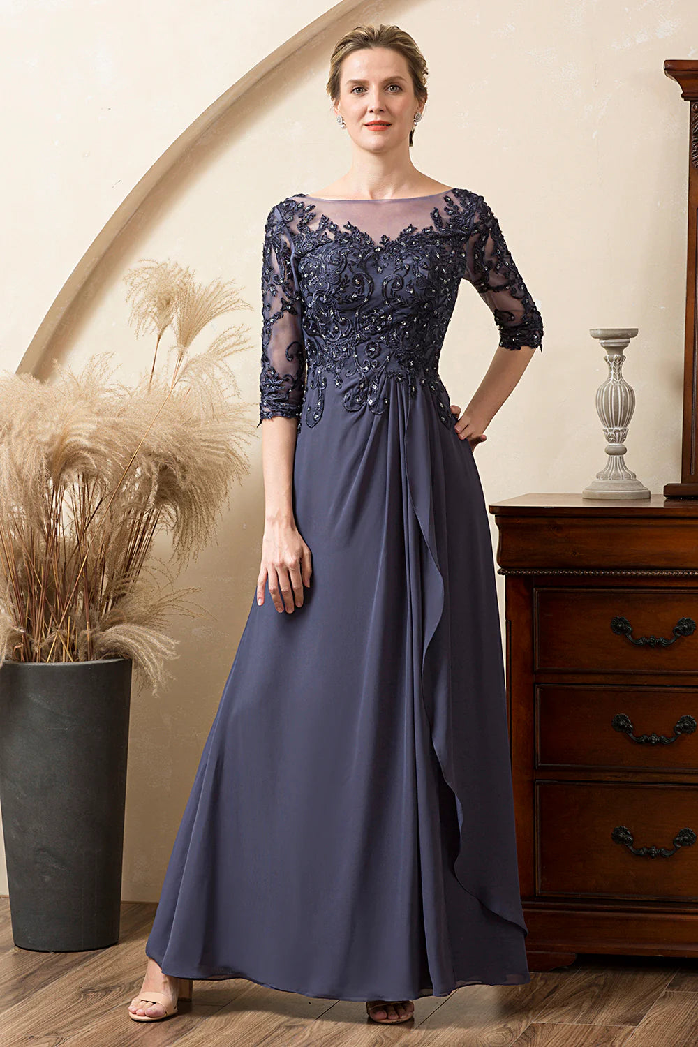 Elegant Fitted A-Line Round Neck 3/4 Sleeve Back Zipper Floor-Length Mother of the Bride Dresses