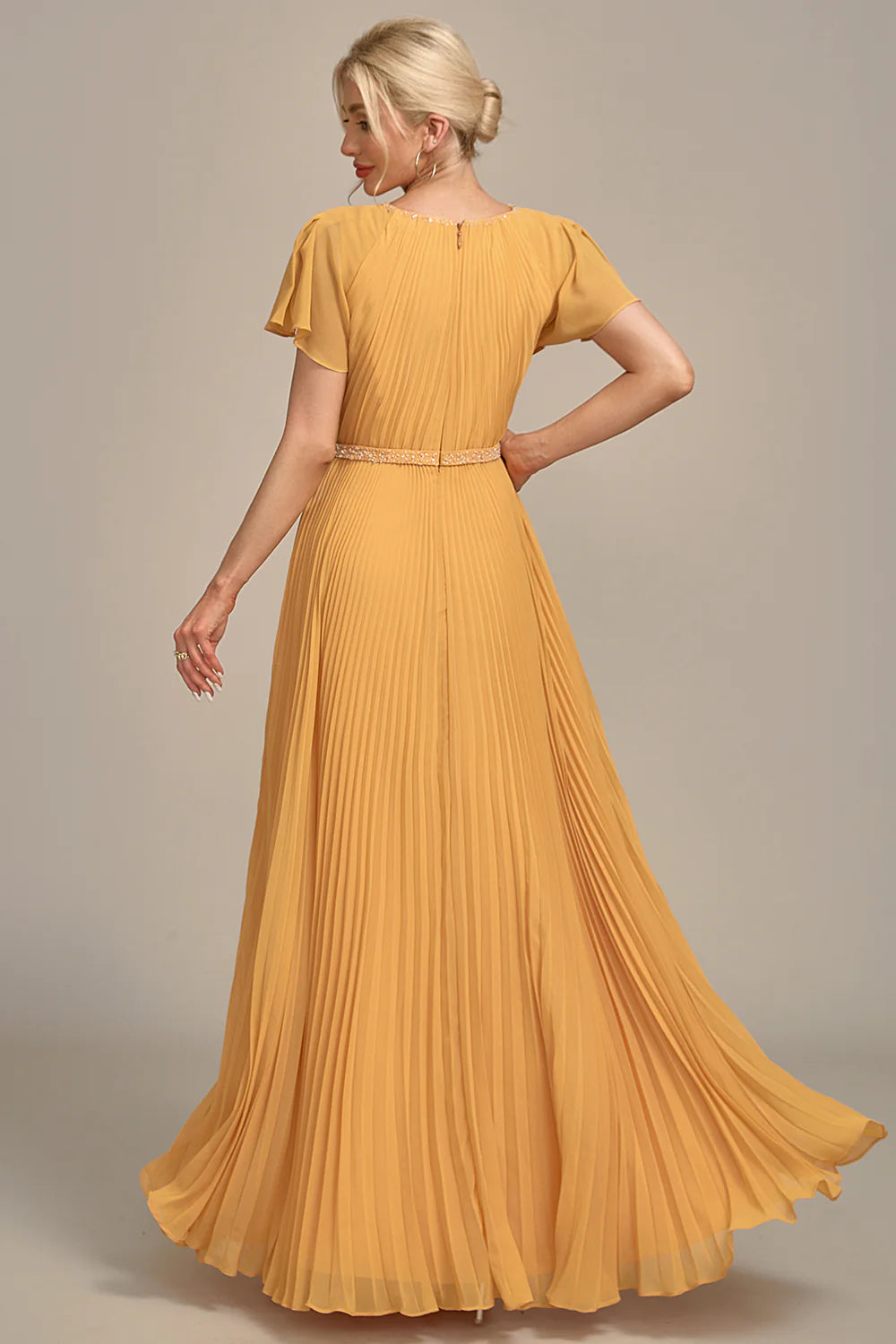 Elegant Fitted A-Line Round Neck Short Sleeve Back Zipper Floor-Length Mother of the Bride Dresses