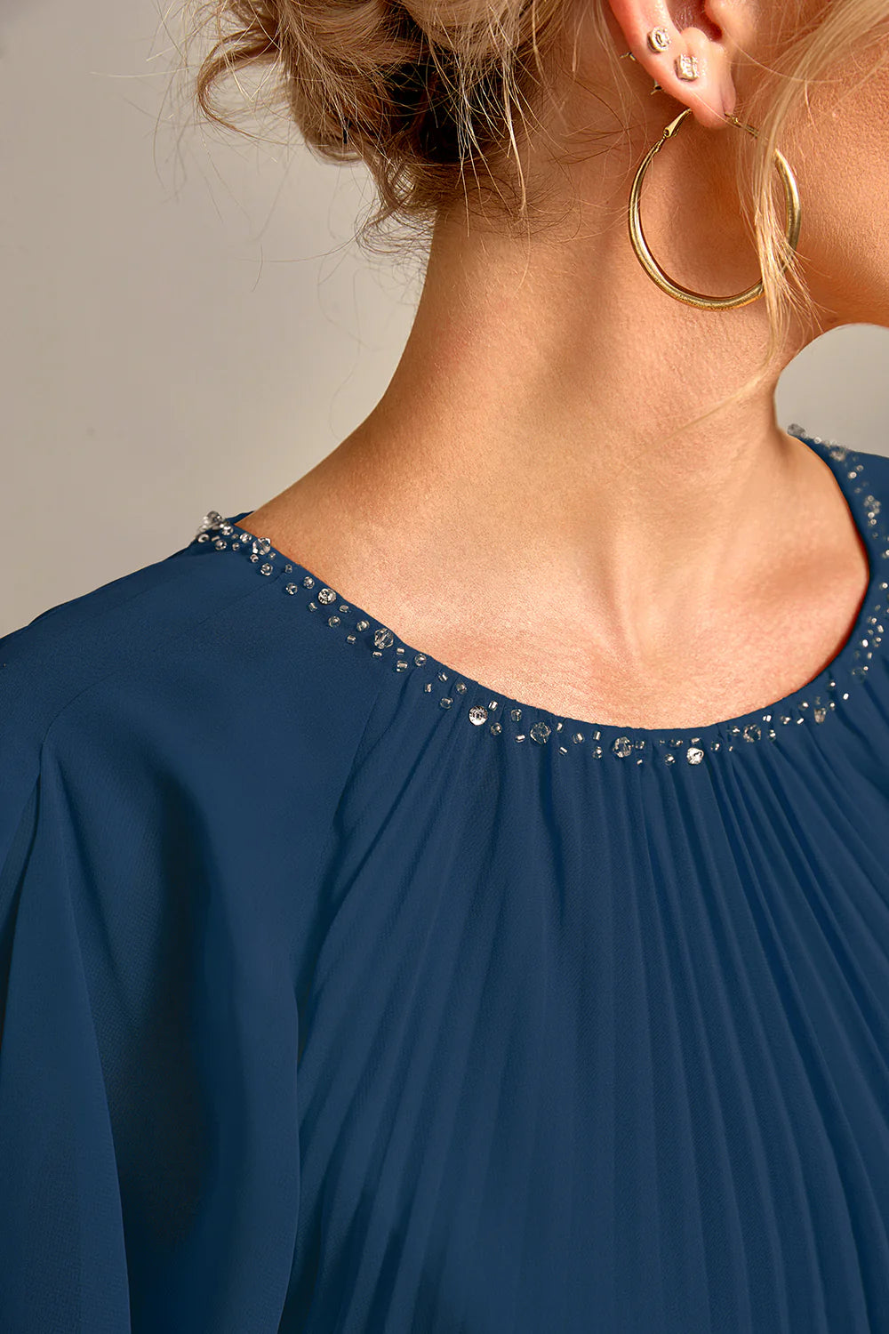Elegant Fitted A-Line Round Neck Short Sleeve Back Zipper Floor-Length Mother of the Bride Dresses